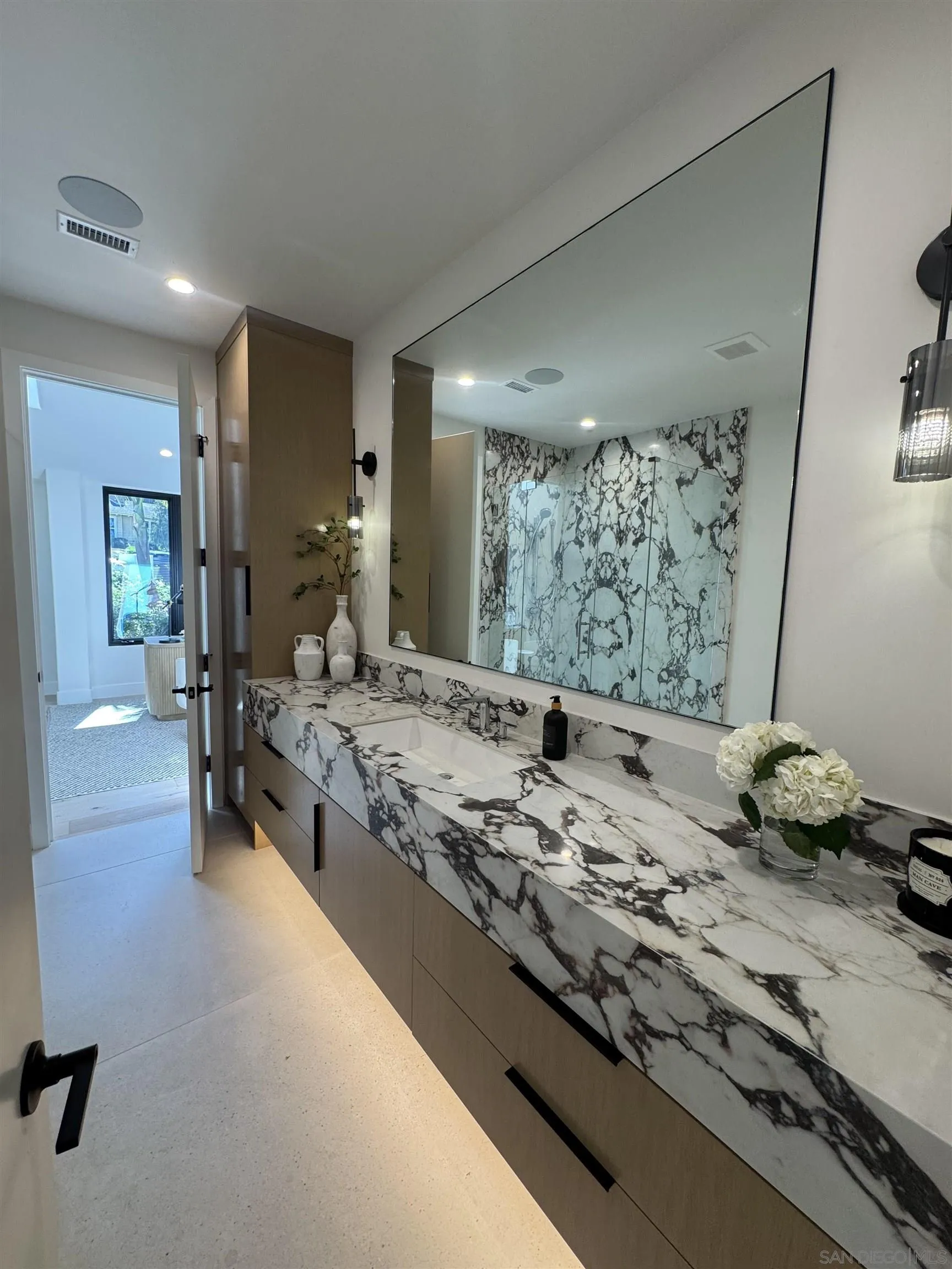 8308 Calle Del Cielo