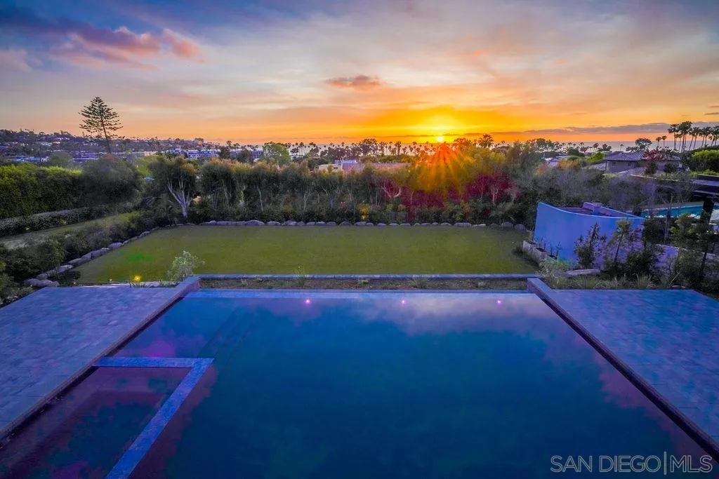8308 Calle Del Cielo