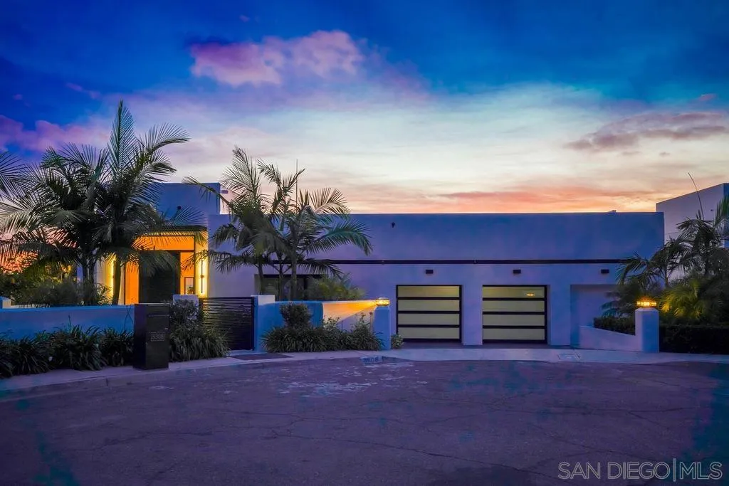 8308 Calle Del Cielo