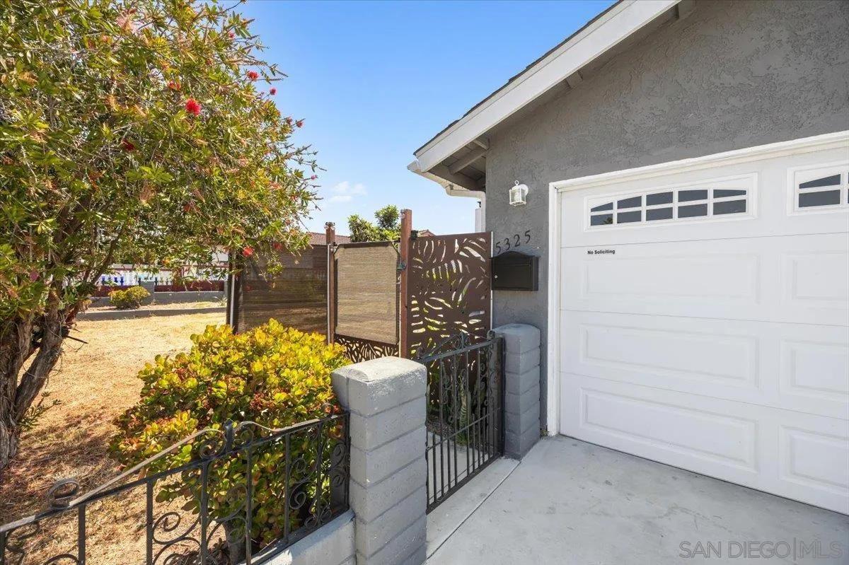 5325 Bonita Dr
