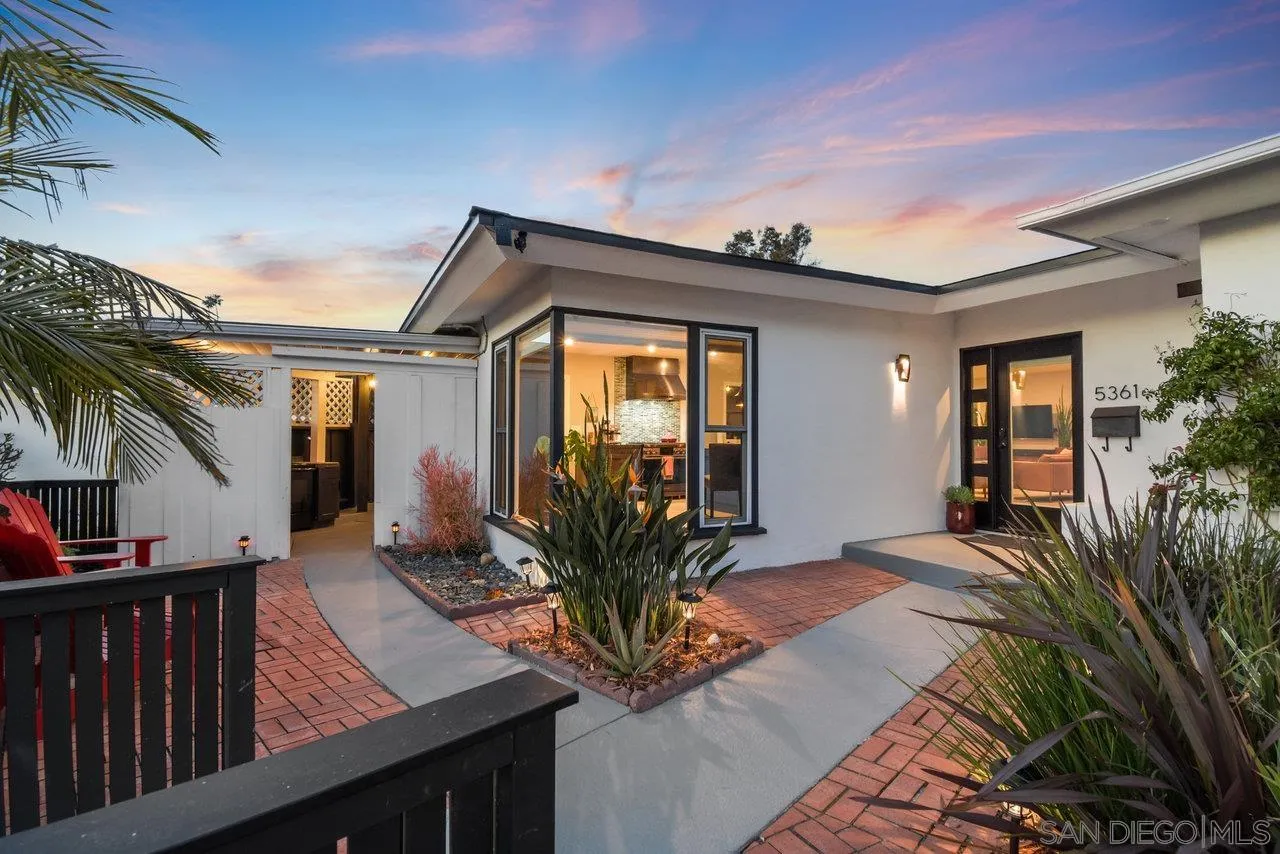 5361 Van Nuys