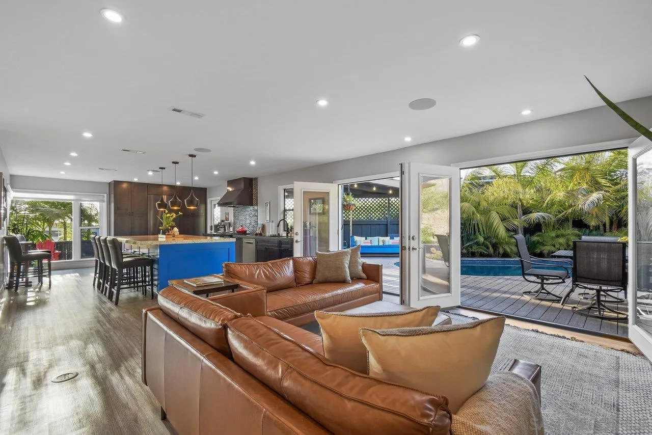 5361 Van Nuys