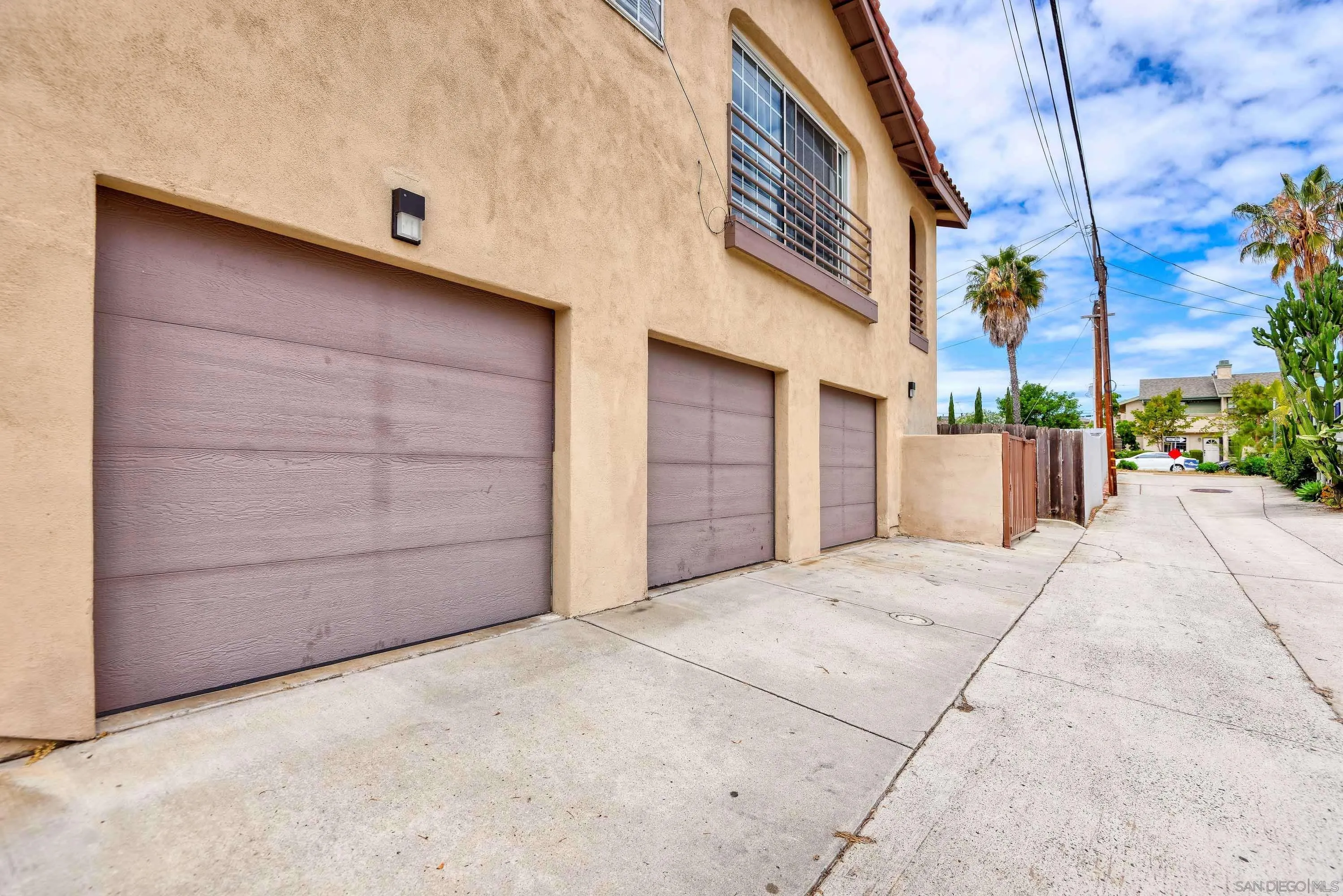 4083 Sequoia