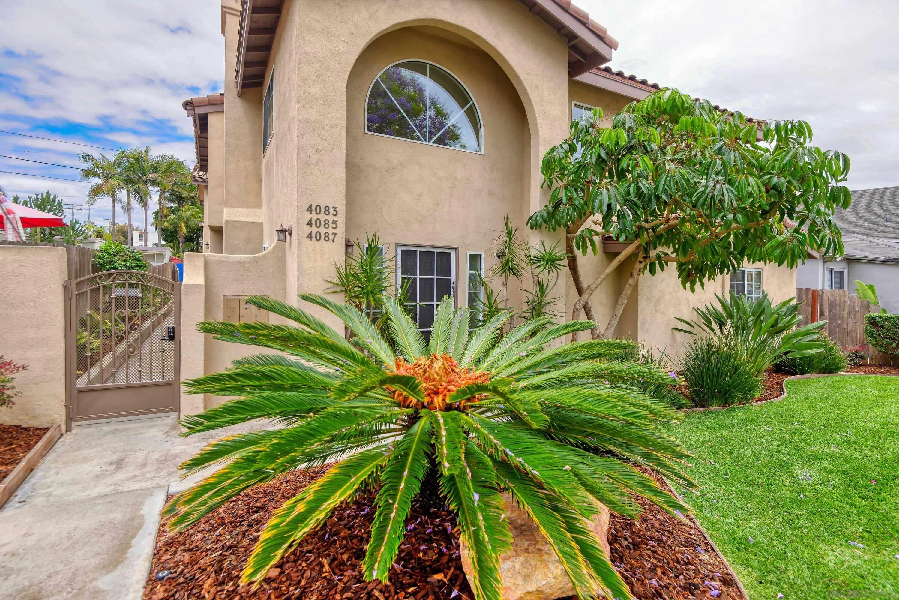 4083 Sequoia