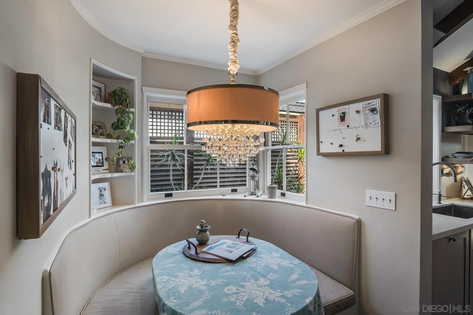 6011 Vista De La Mesa