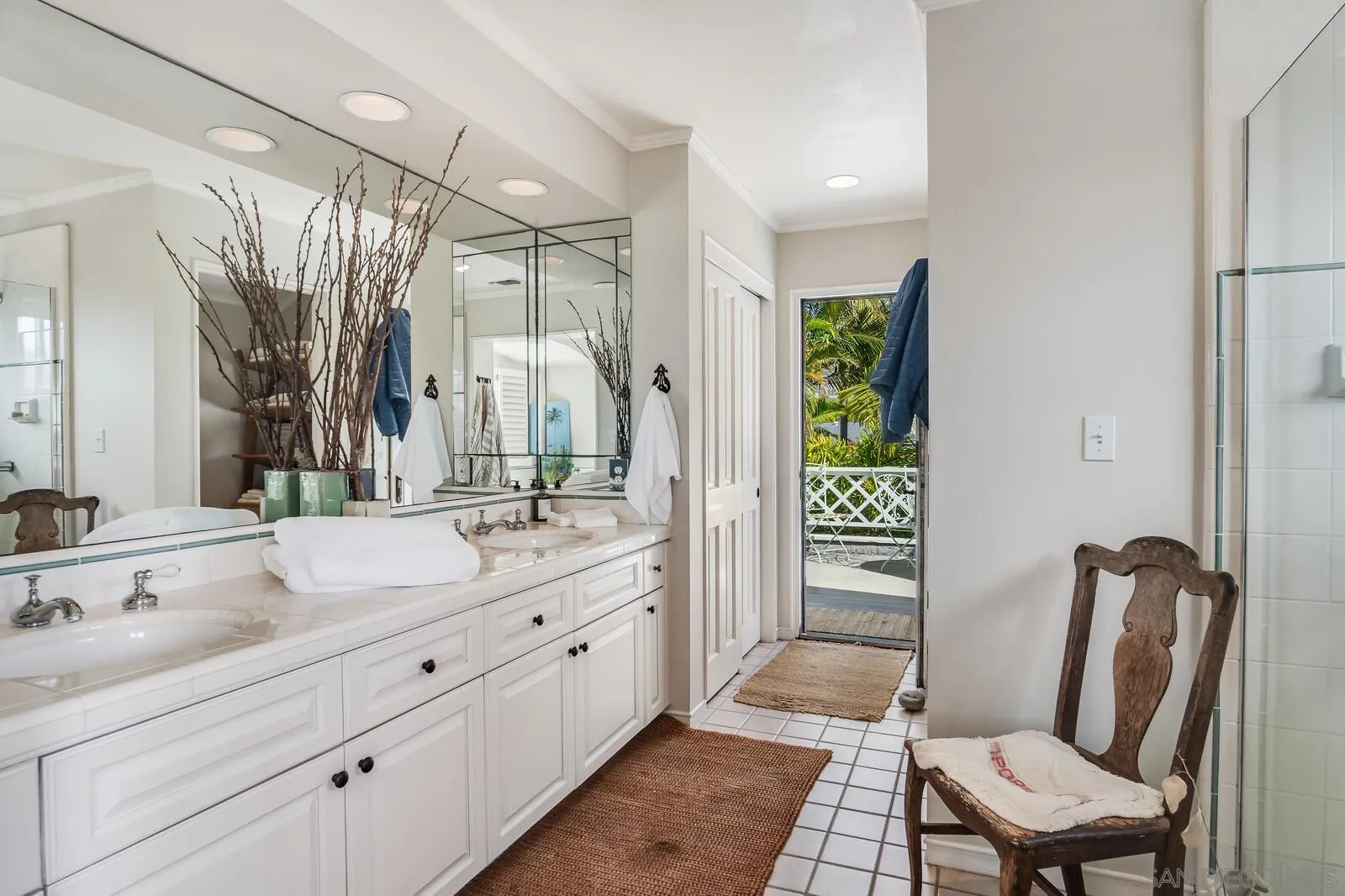6011 Vista De La Mesa