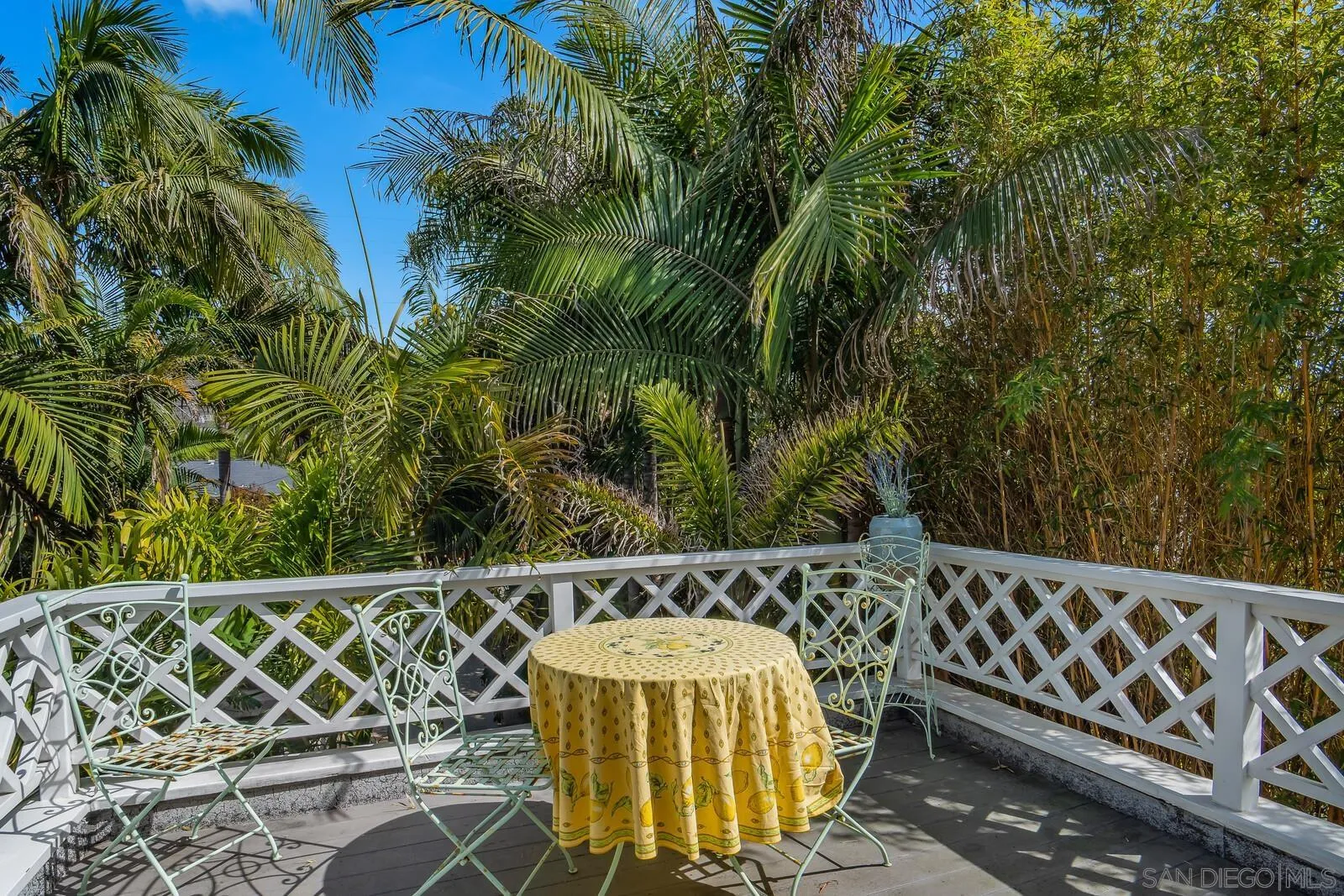 6011 Vista De La Mesa