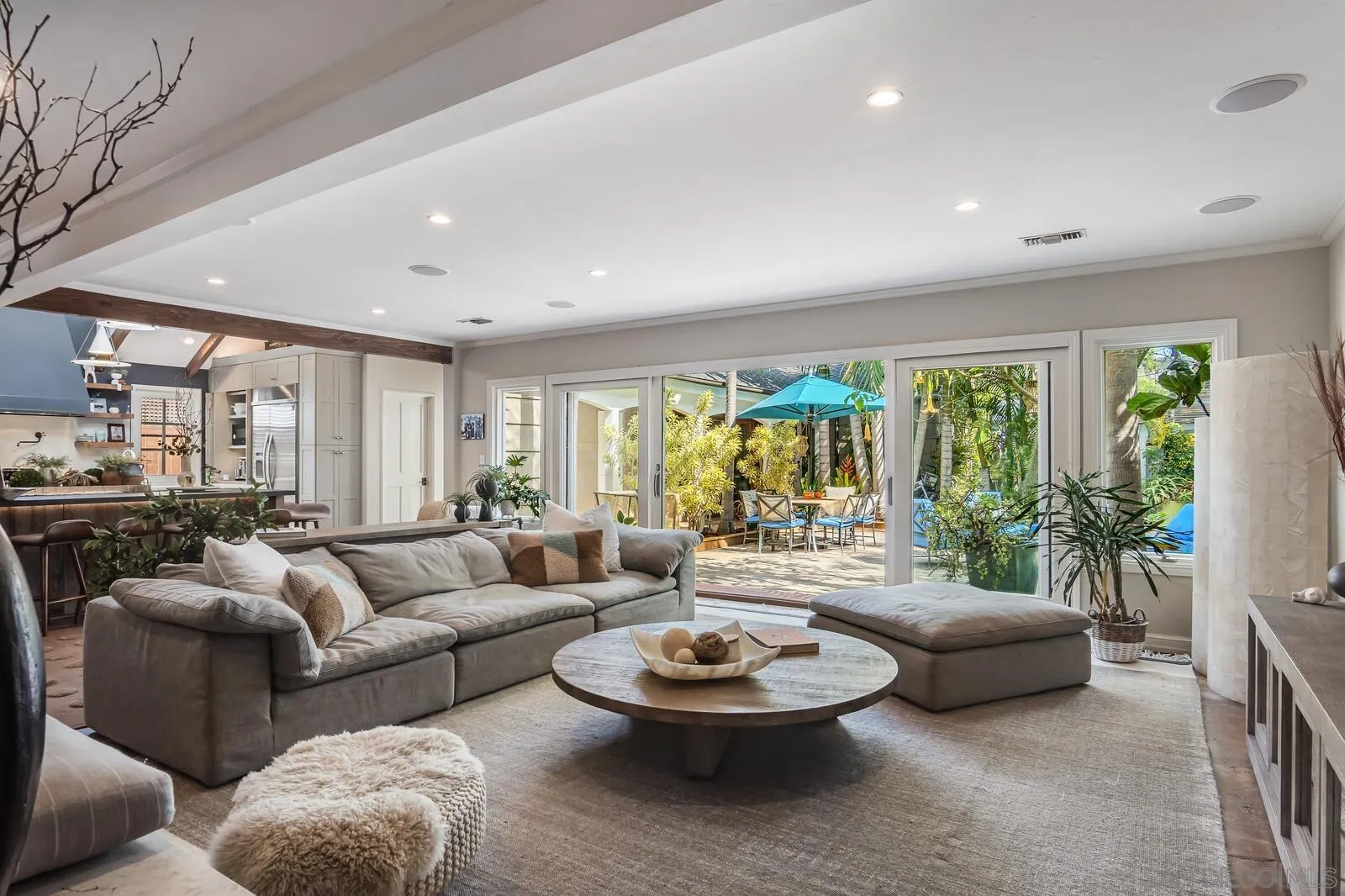 6011 Vista De La Mesa