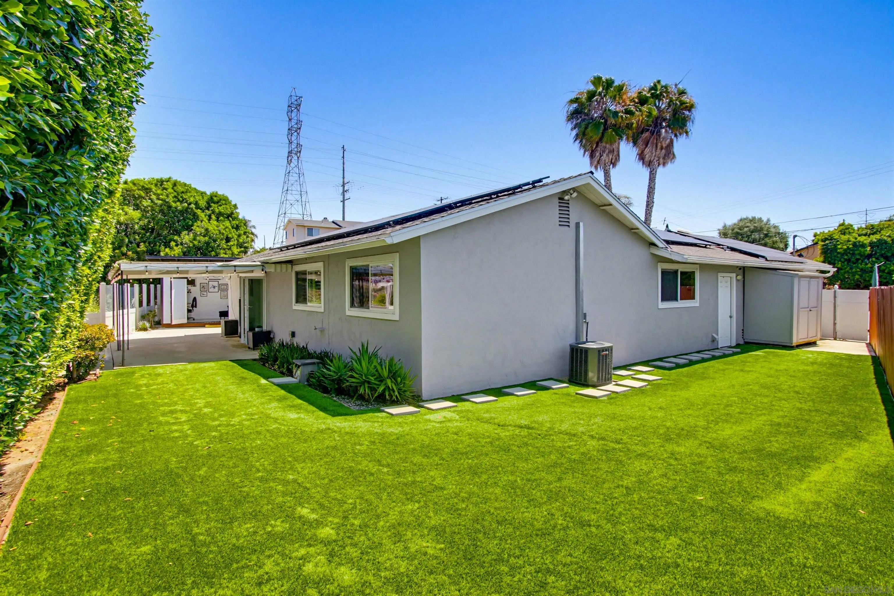 8426 Fireside Ave