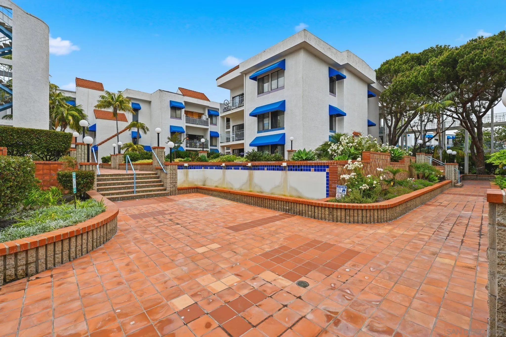 8320 Regents Rd. Unit 1i