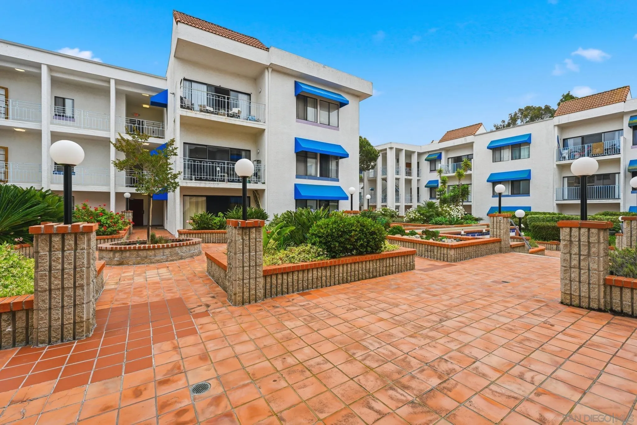 8320 Regents Rd. Unit 1i