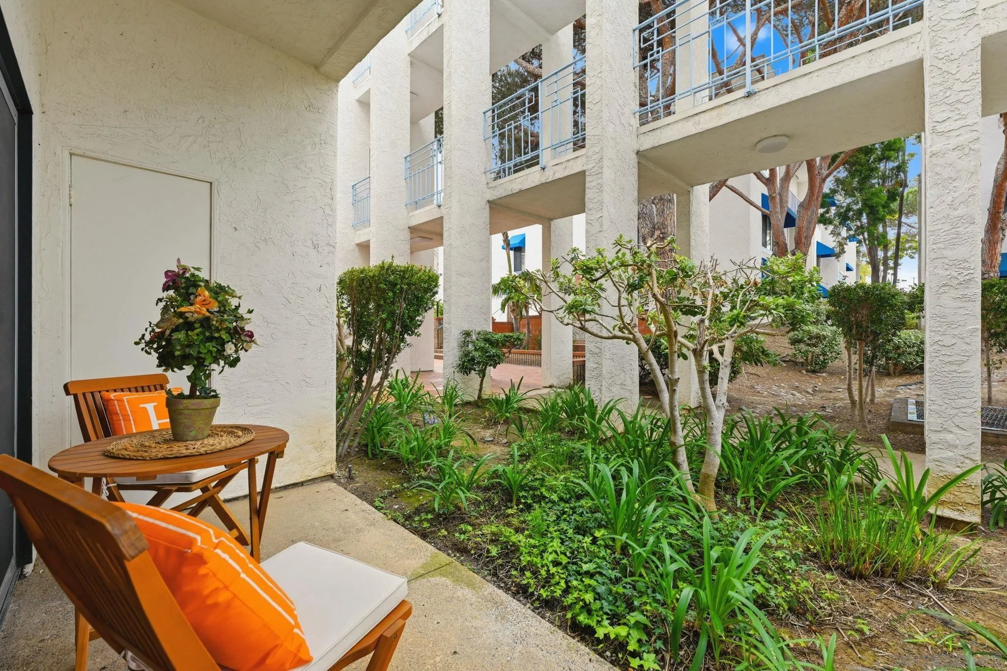 8320 Regents Rd. Unit 1i