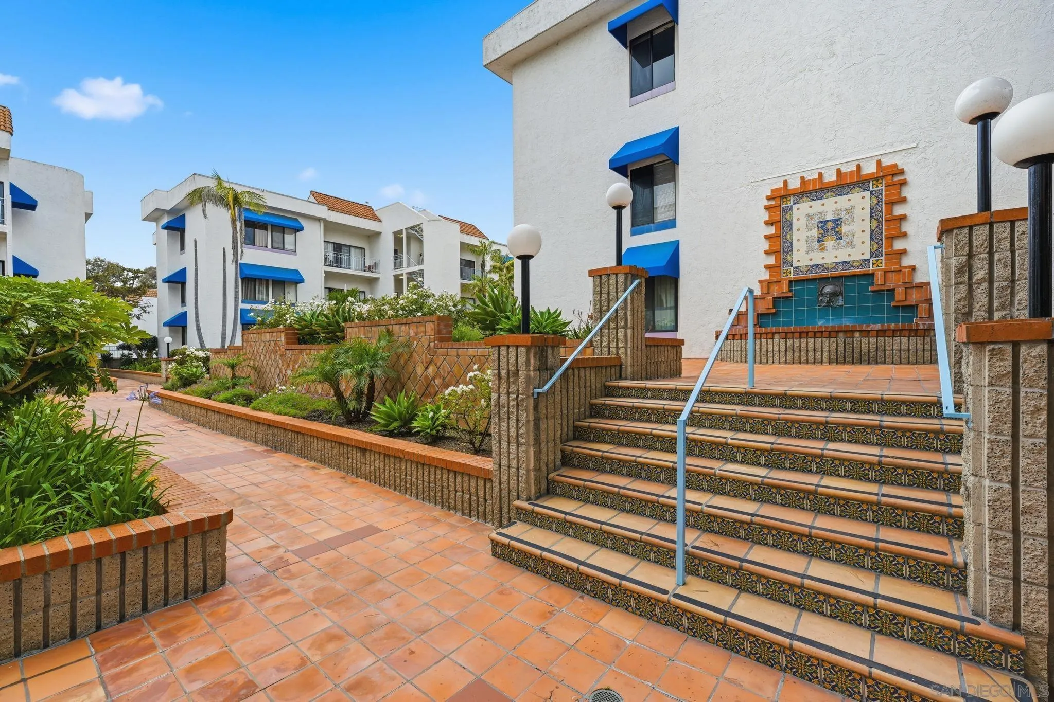 8320 Regents Rd. Unit 1i