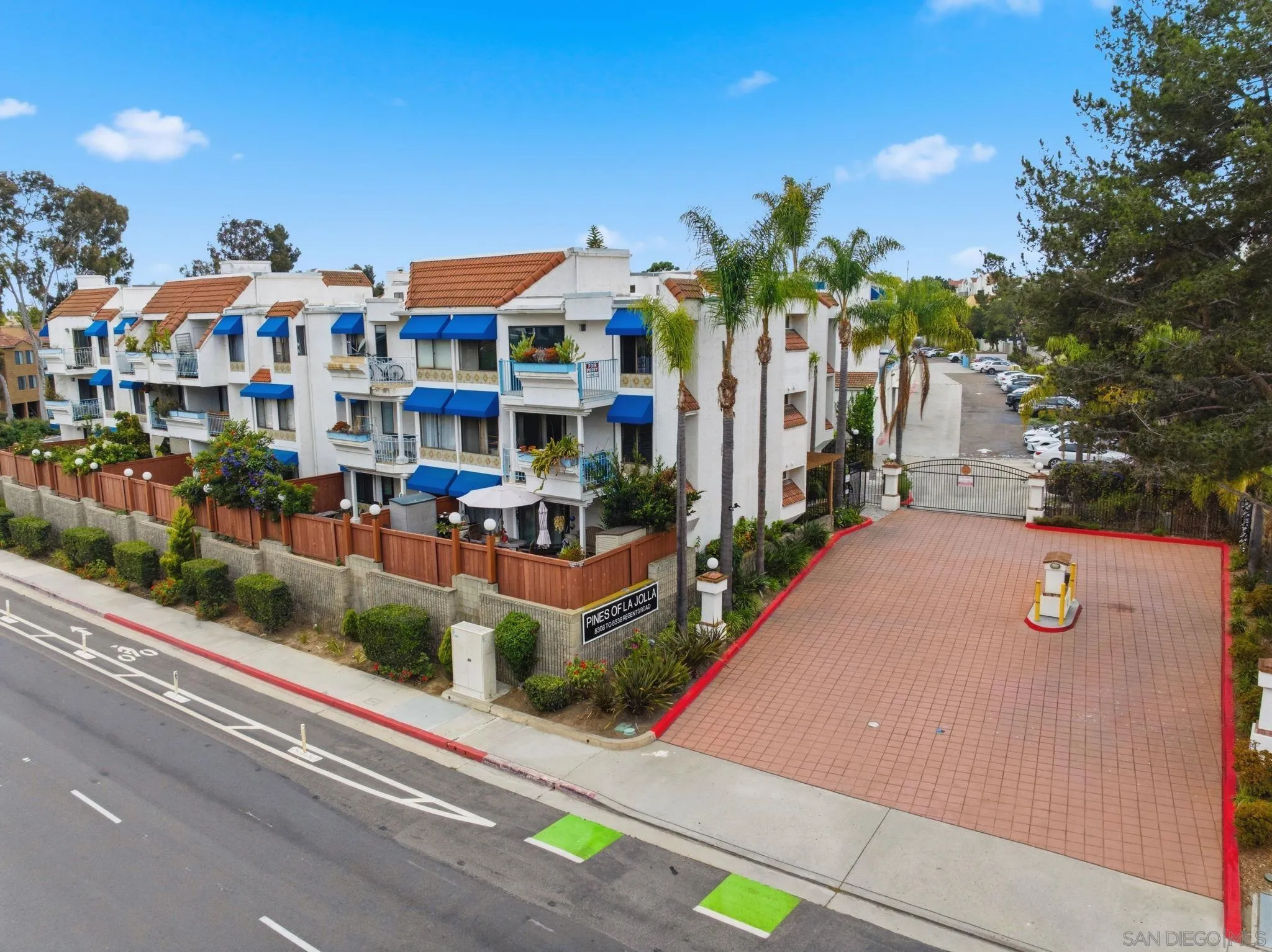8320 Regents Rd. Unit 1i
