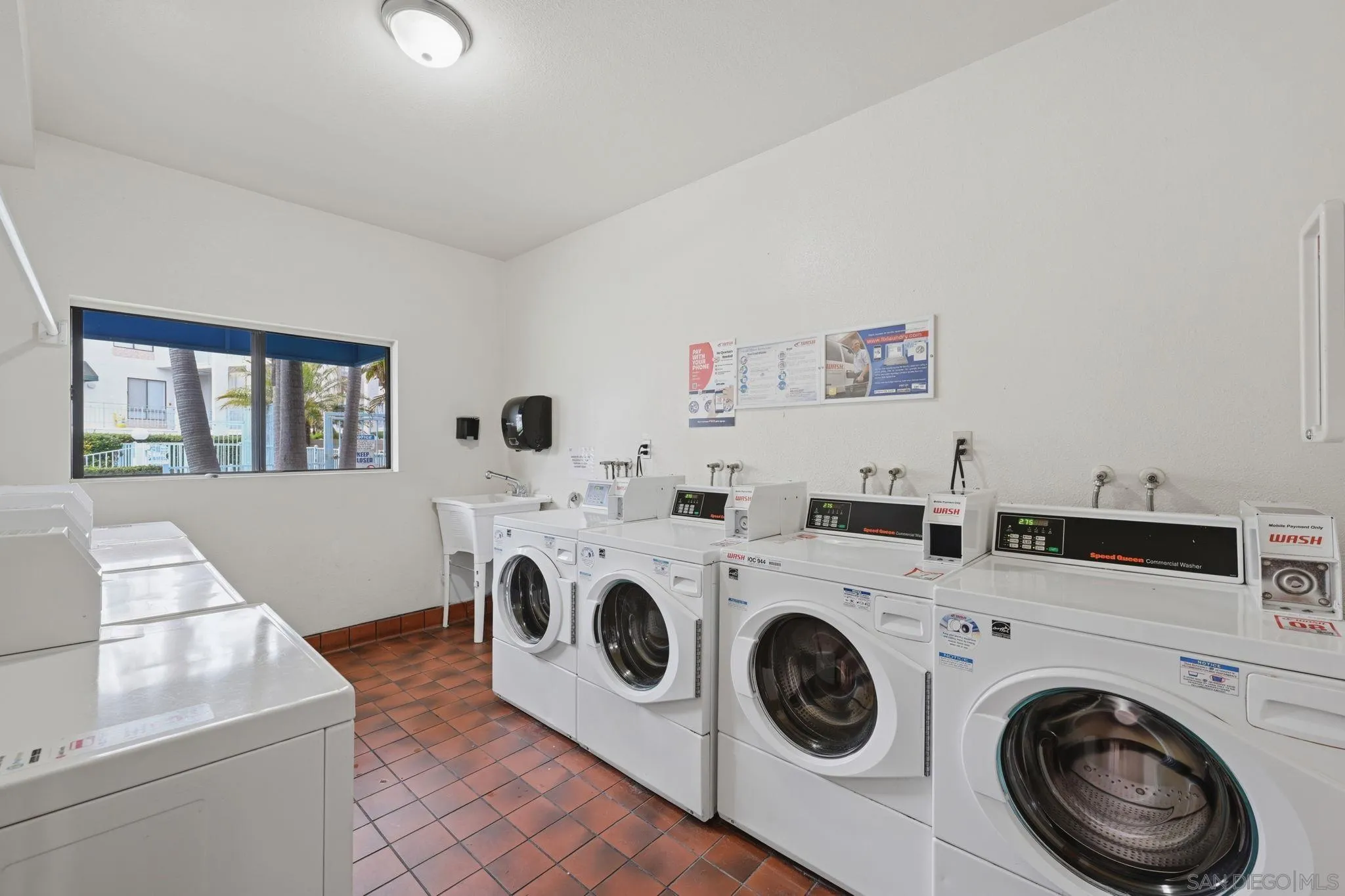 8320 Regents Rd. Unit 1i