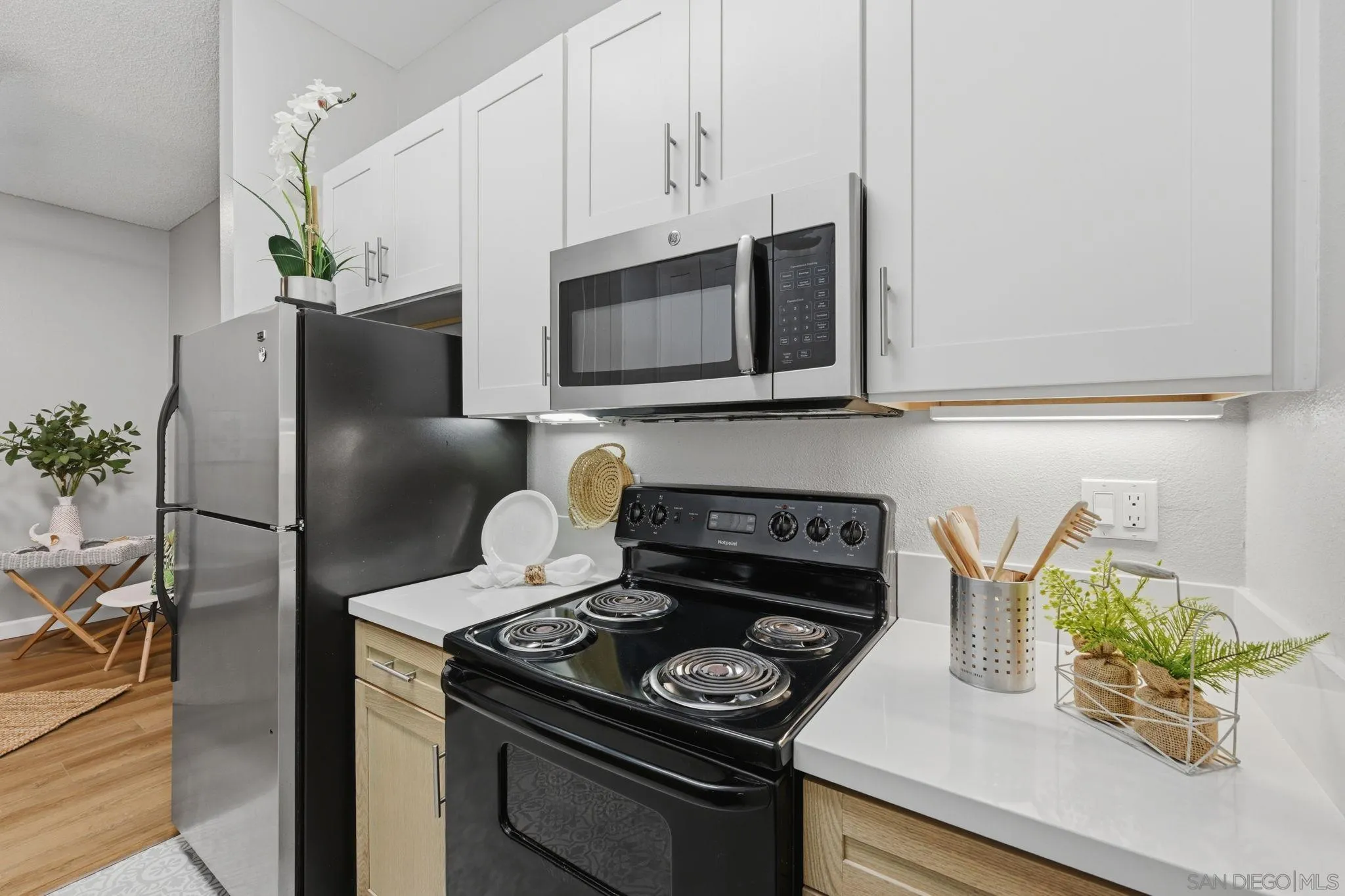 8320 Regents Rd. Unit 1i