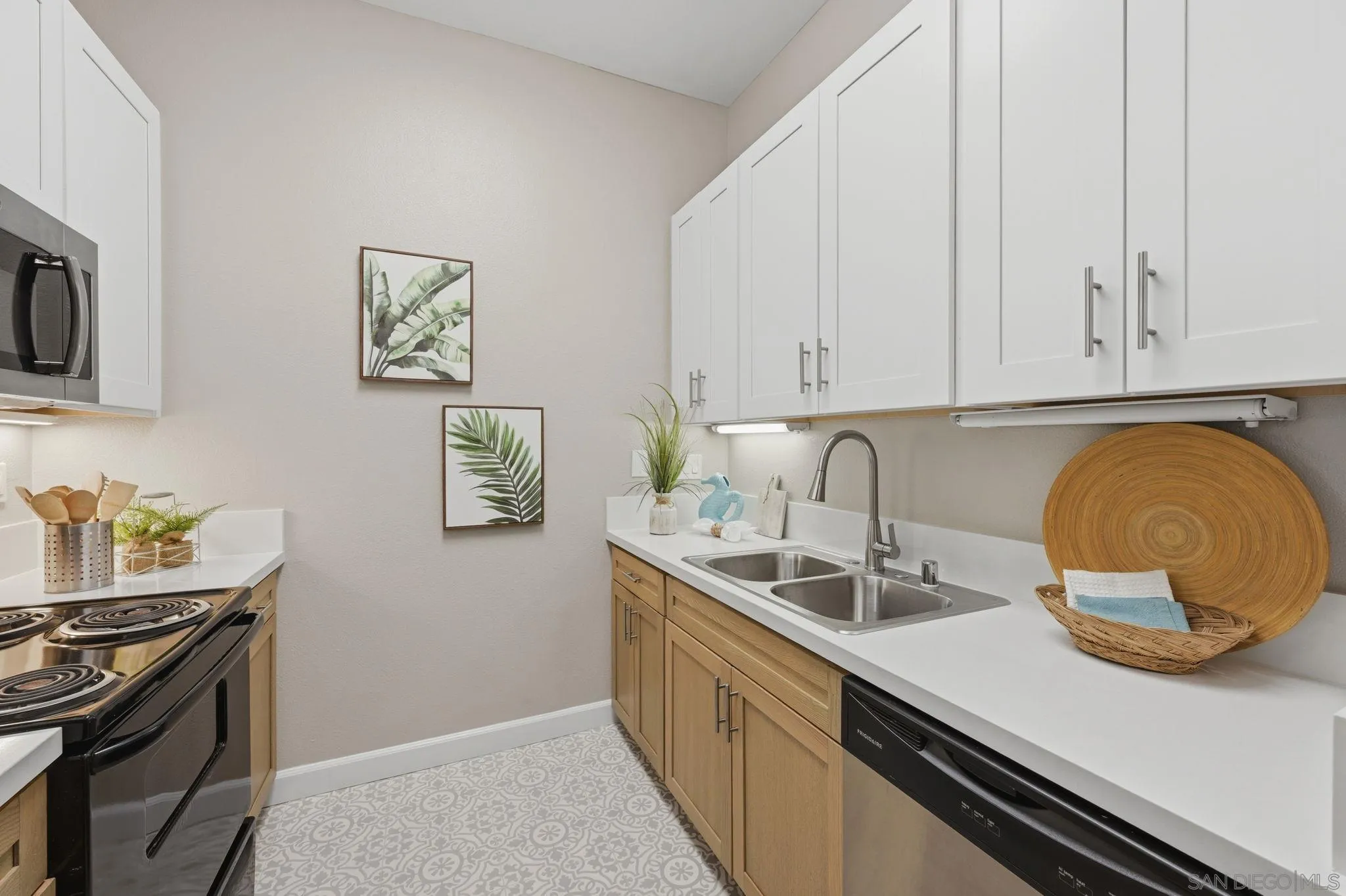 8320 Regents Rd. Unit 1i