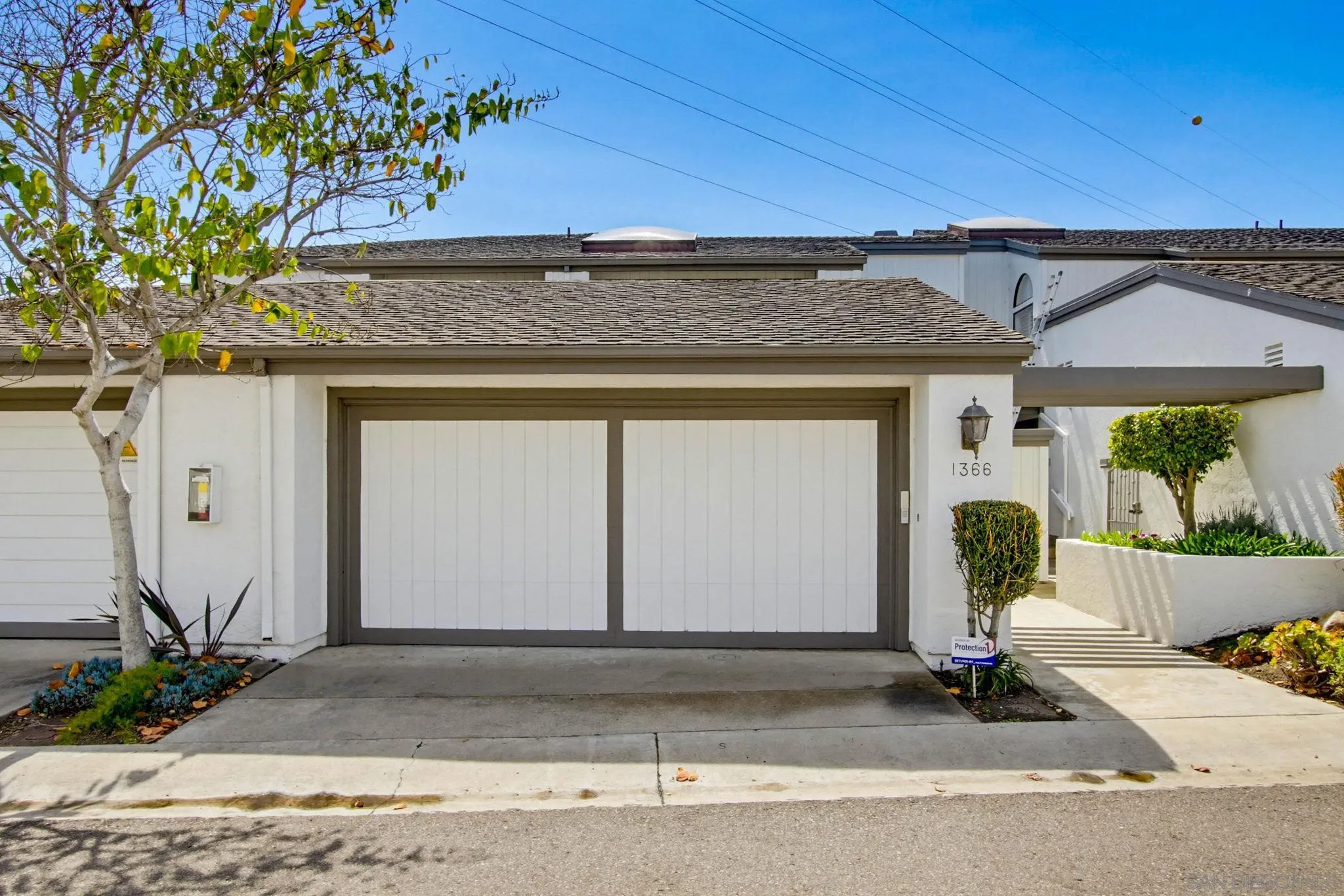 1366 Camino Lujan