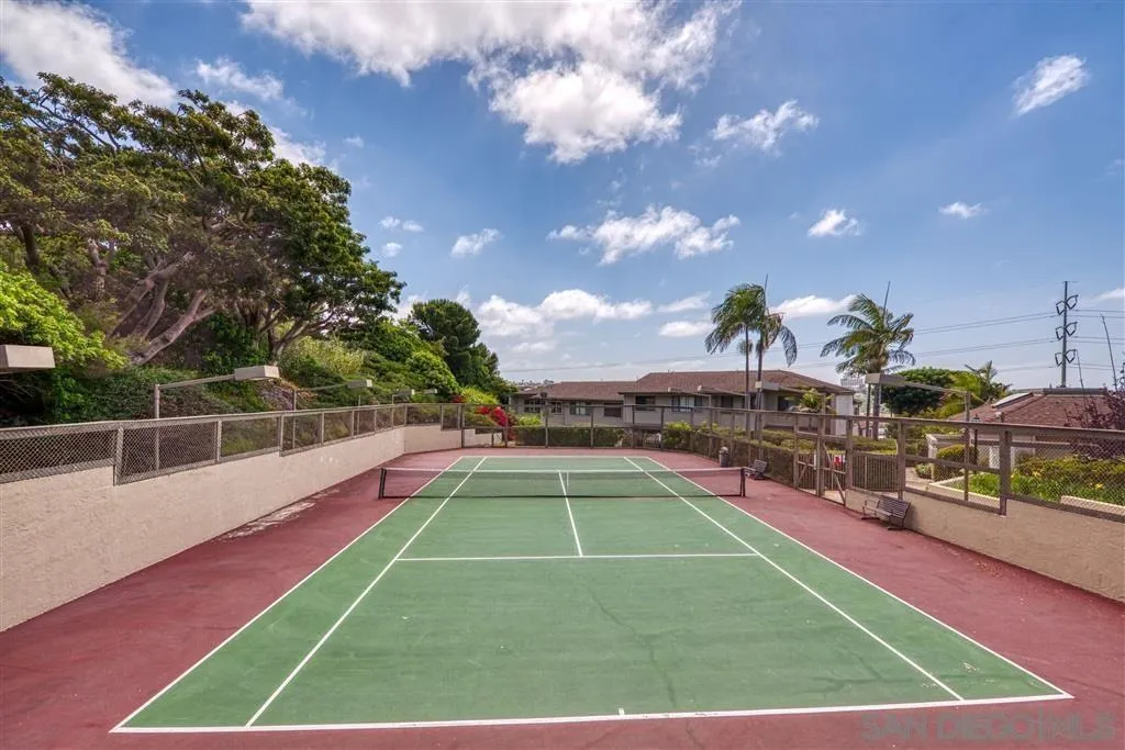 1366 Camino Lujan