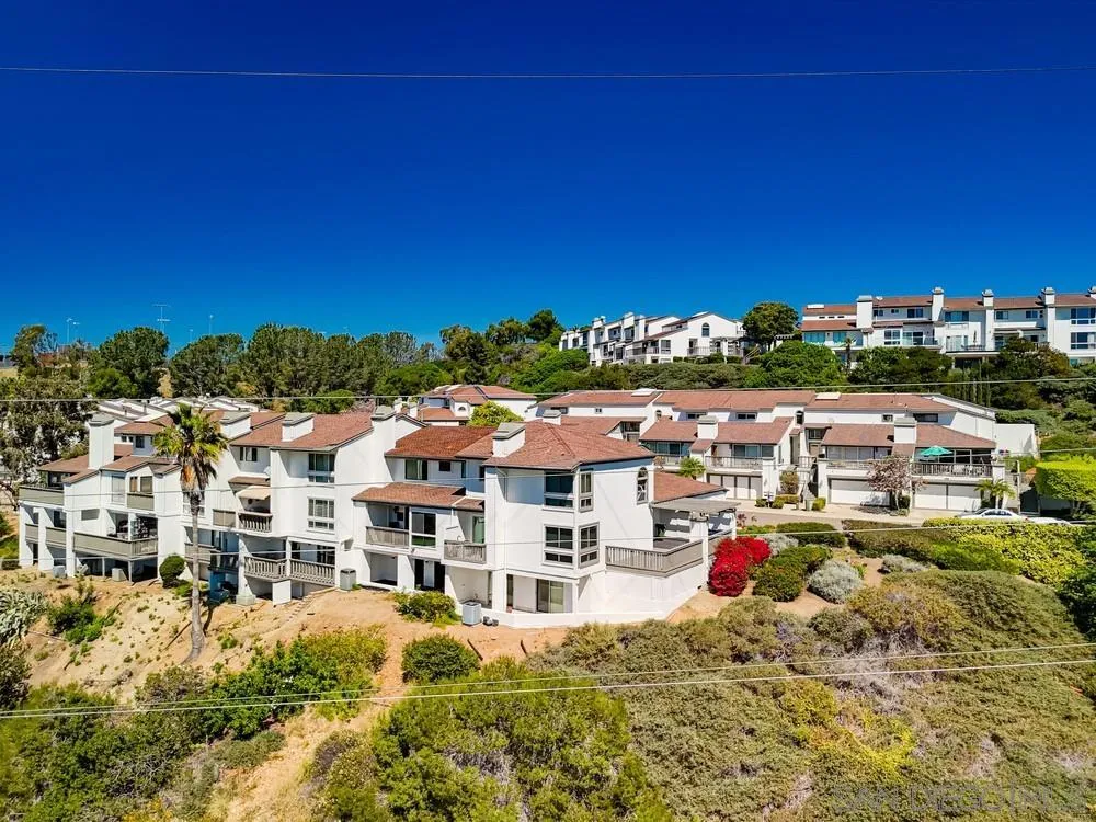1366 Camino Lujan