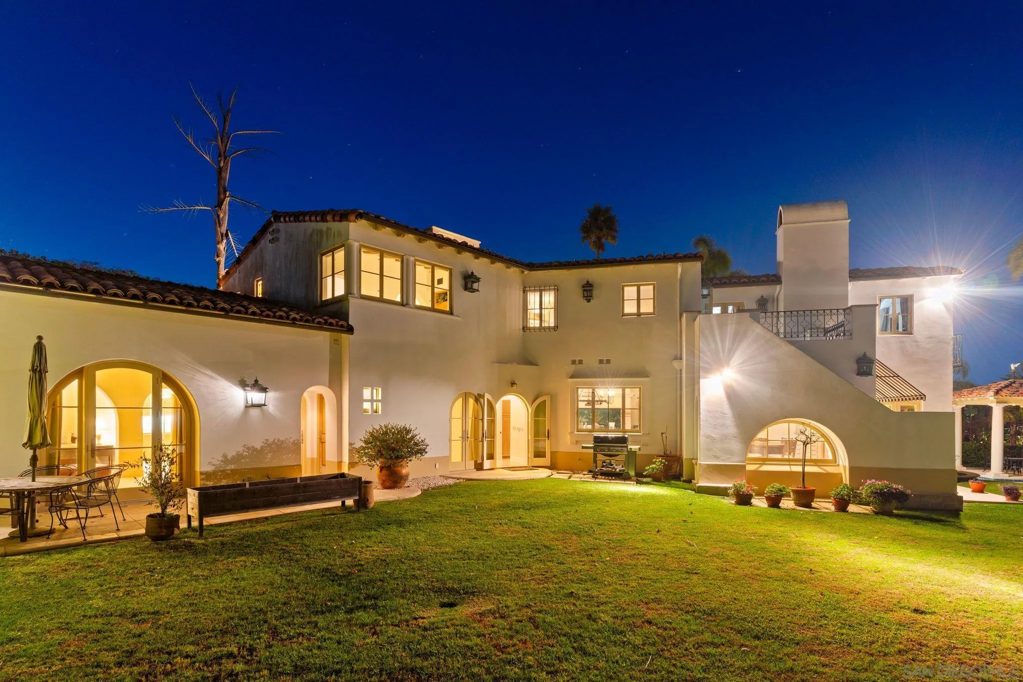 6692 La Jolla Scenic Dr S