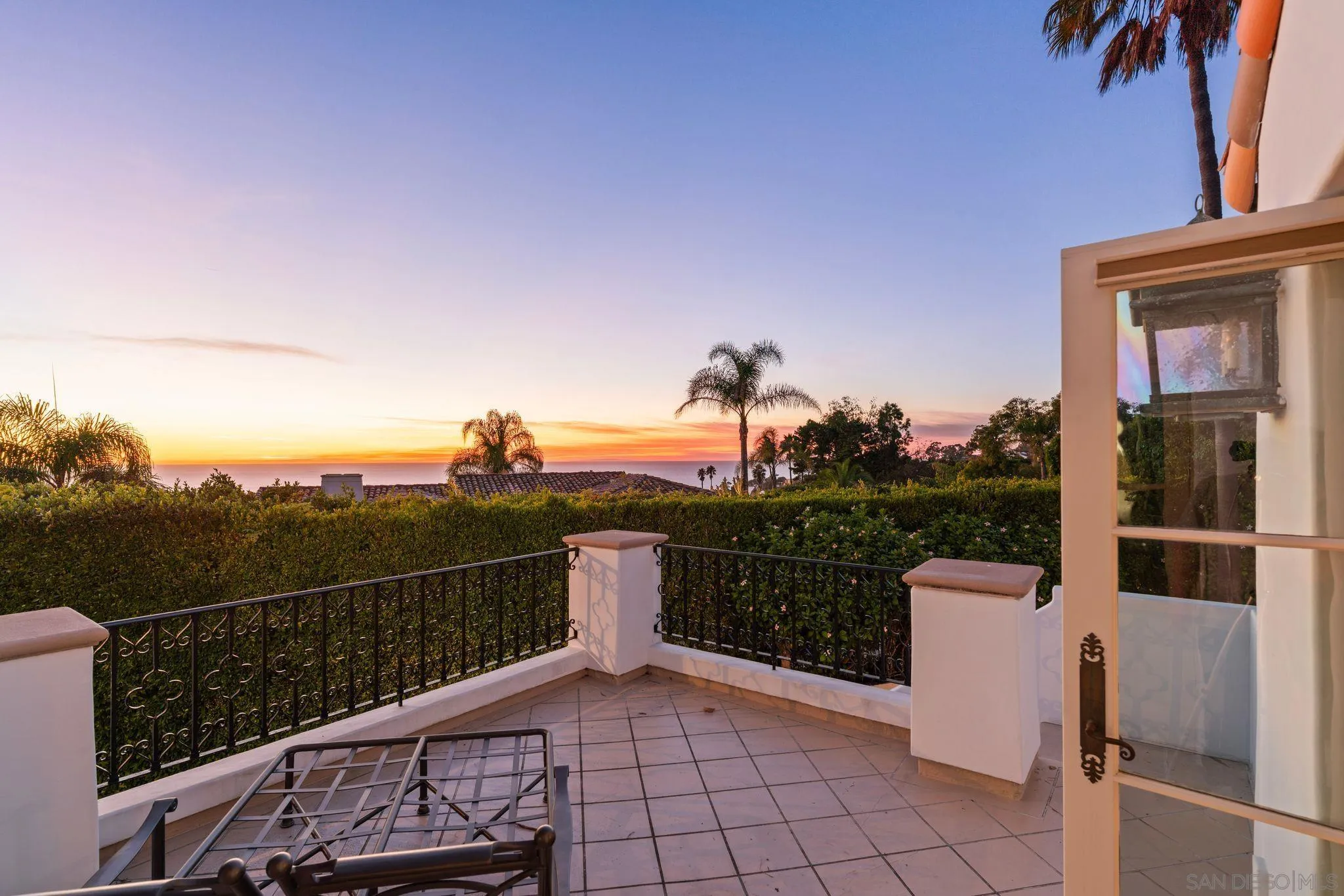 6692 La Jolla Scenic Dr S