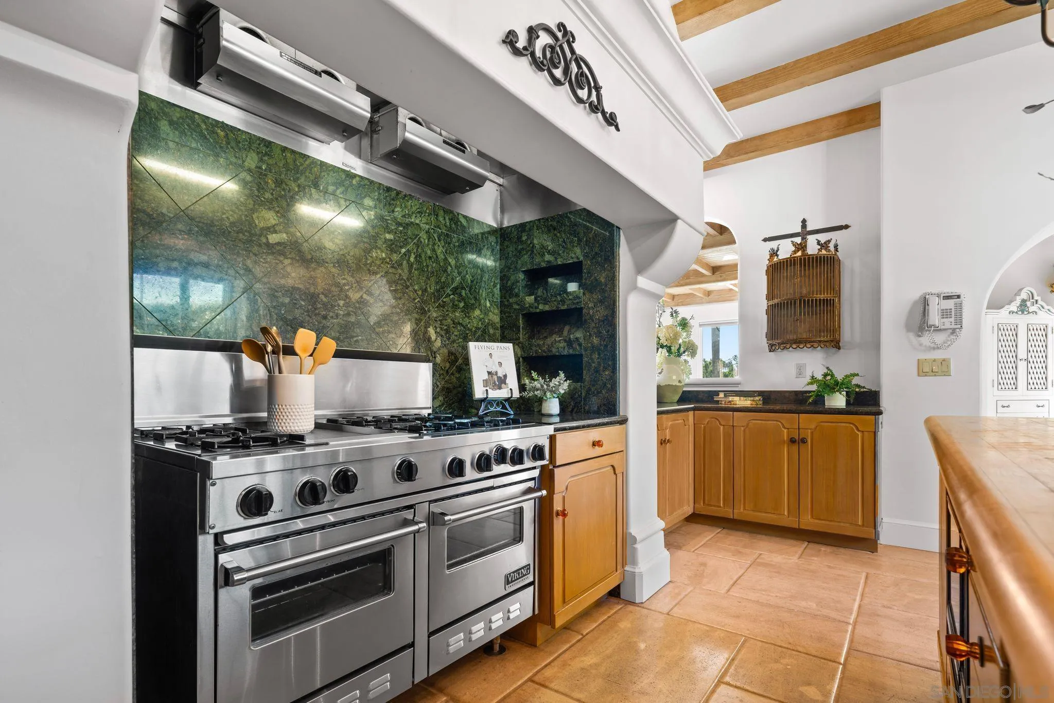 6692 La Jolla Scenic Dr S