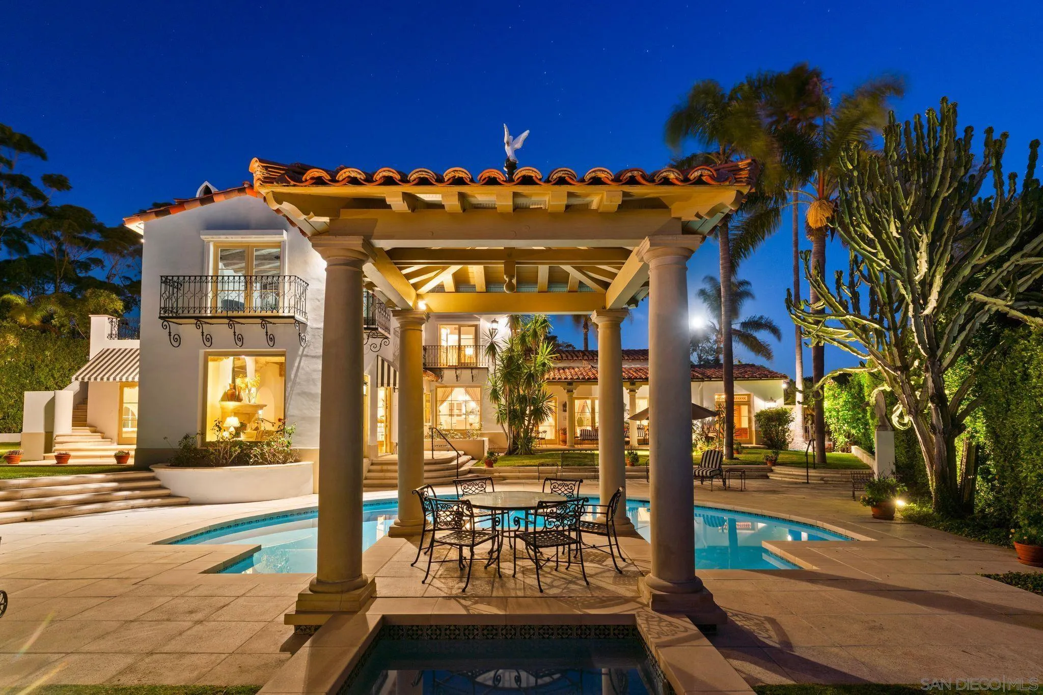 6692 La Jolla Scenic Dr S