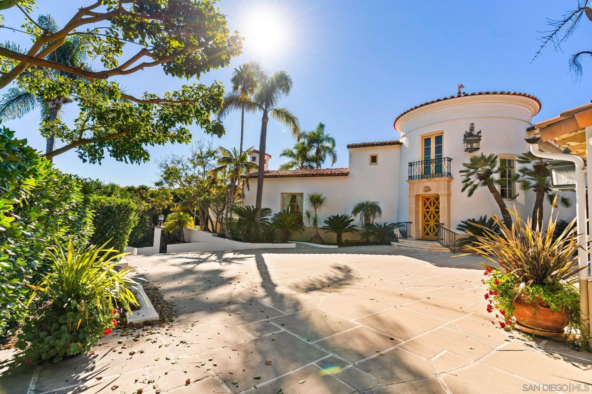 6692 La Jolla Scenic Dr S