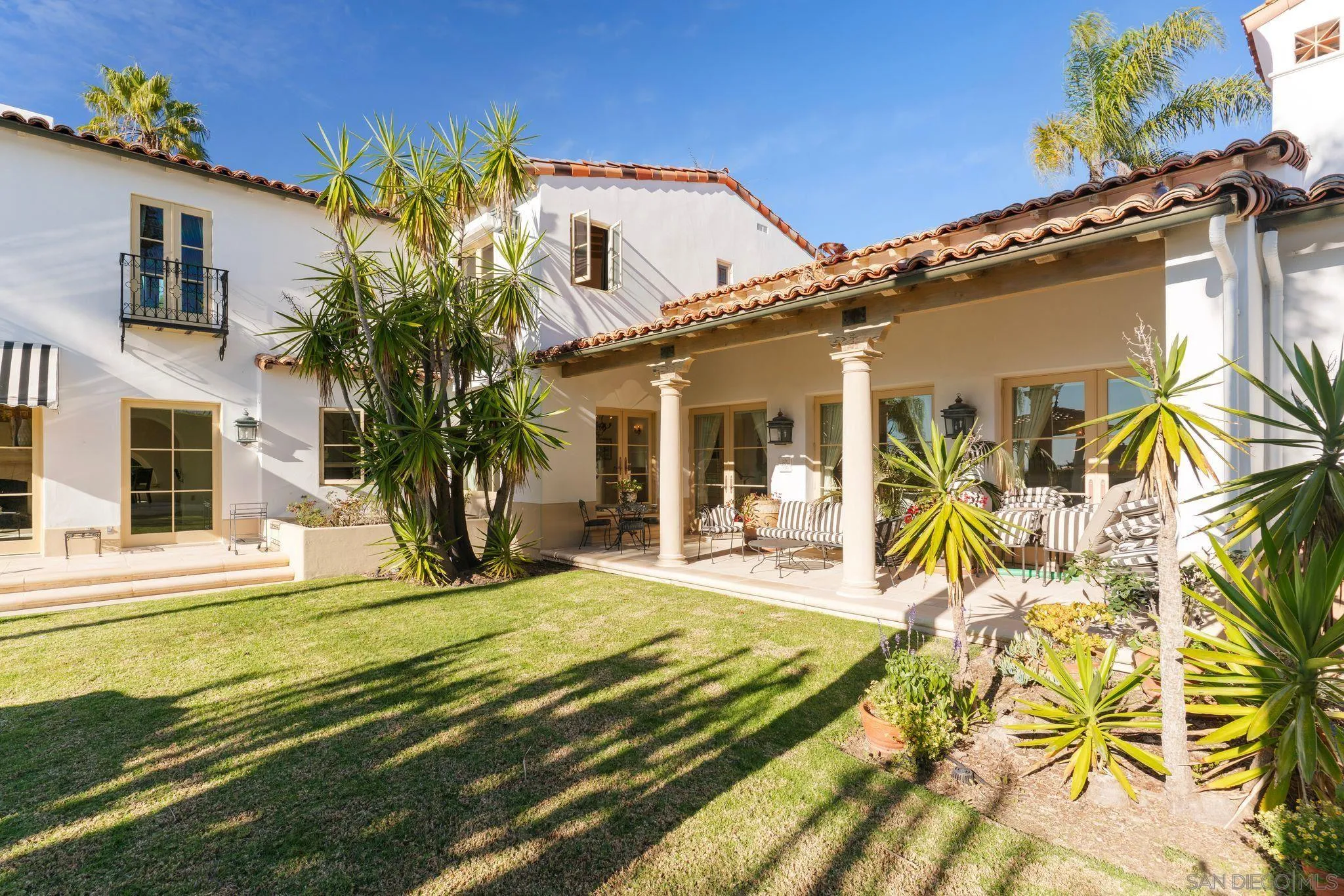 6692 La Jolla Scenic Dr S