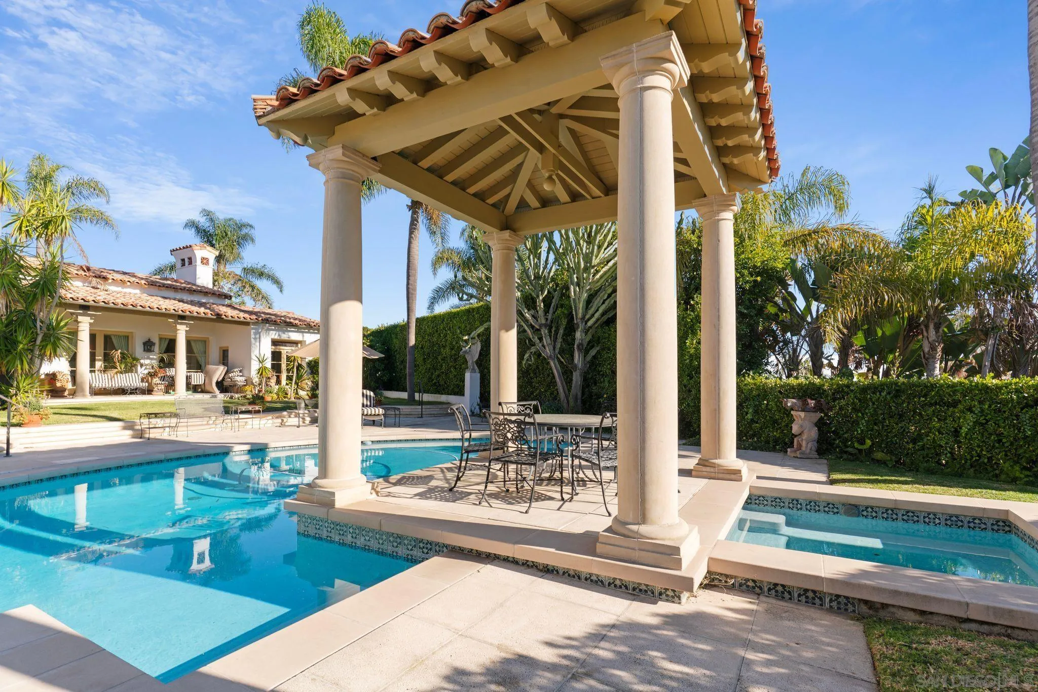 6692 La Jolla Scenic Dr S