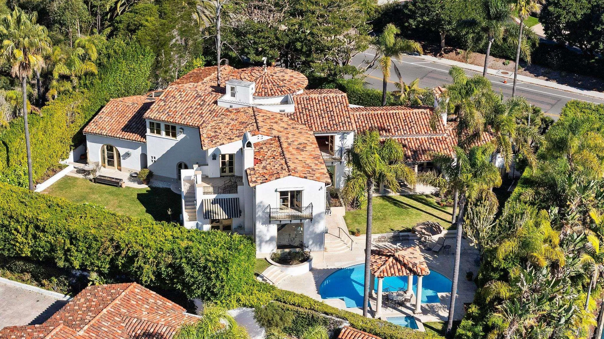 6692 La Jolla Scenic Dr S