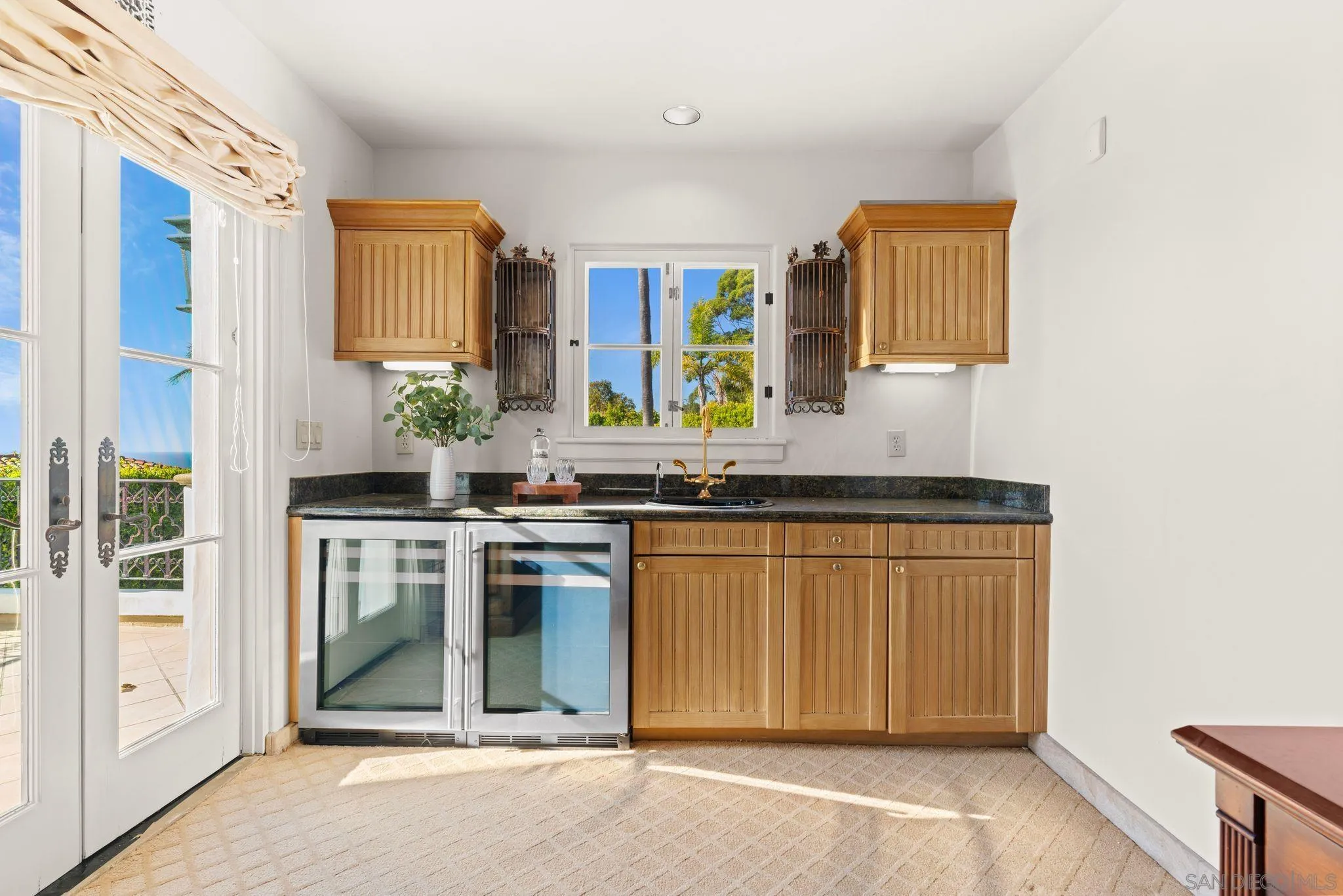 6692 La Jolla Scenic Dr S