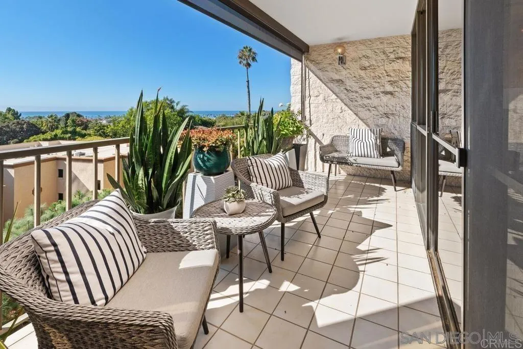 2500 Torrey Pines Rd. Unit 402