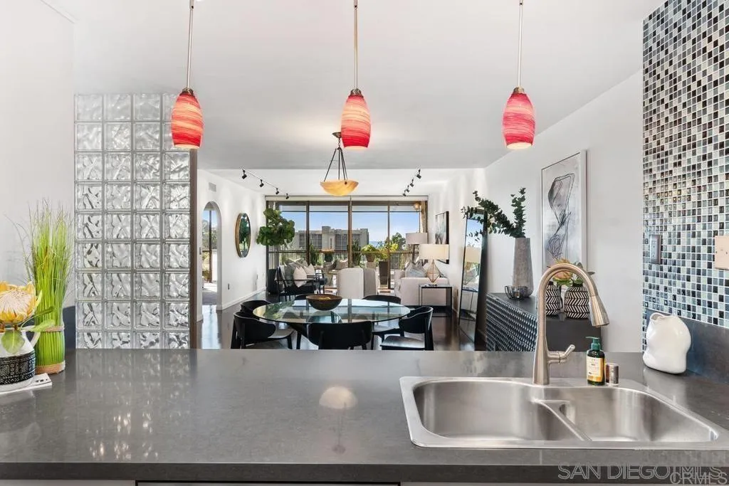 2500 Torrey Pines Rd. Unit 402