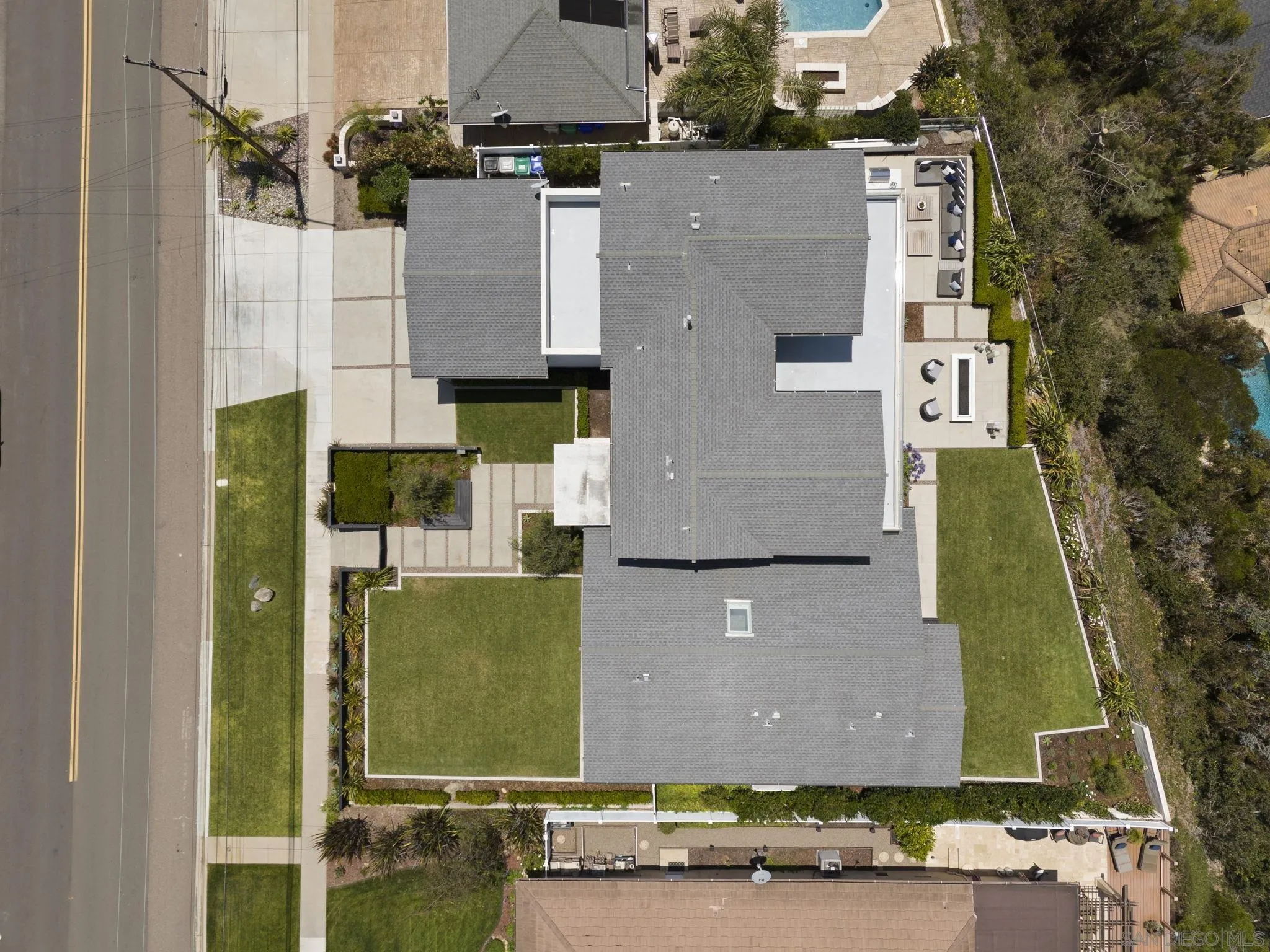5594 Soledad Rd