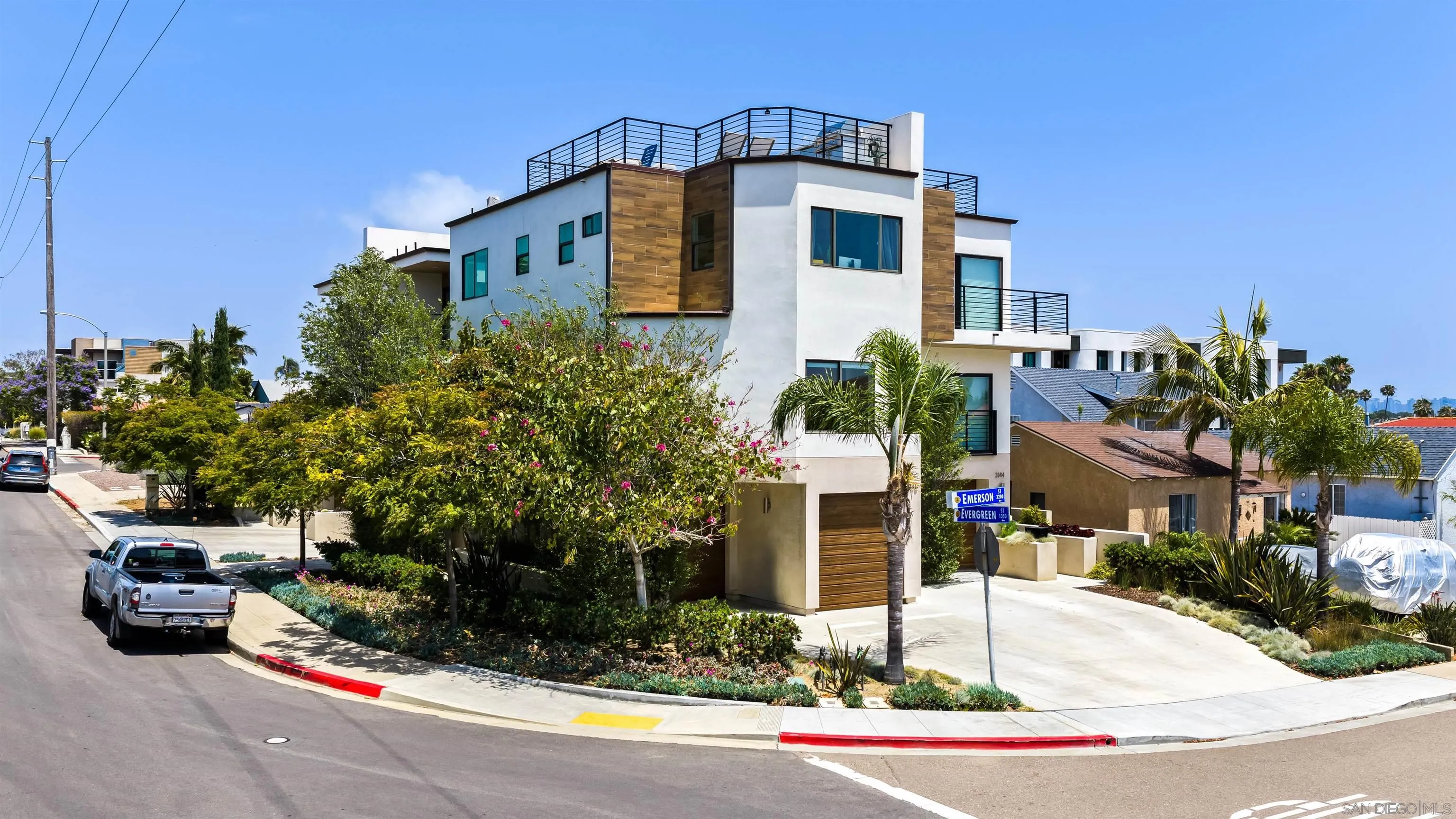3148 Emerson St