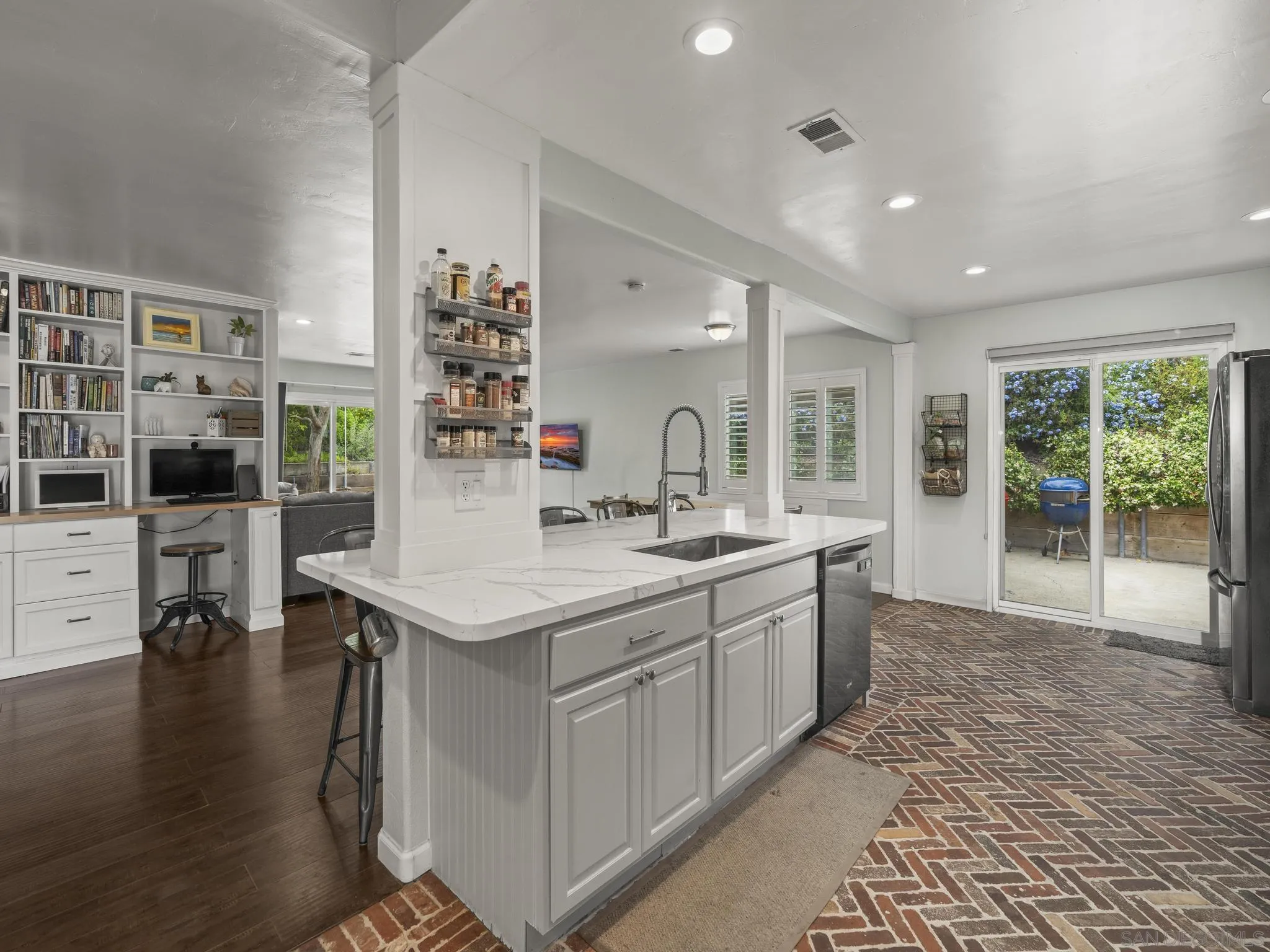 9644 Cecilwood