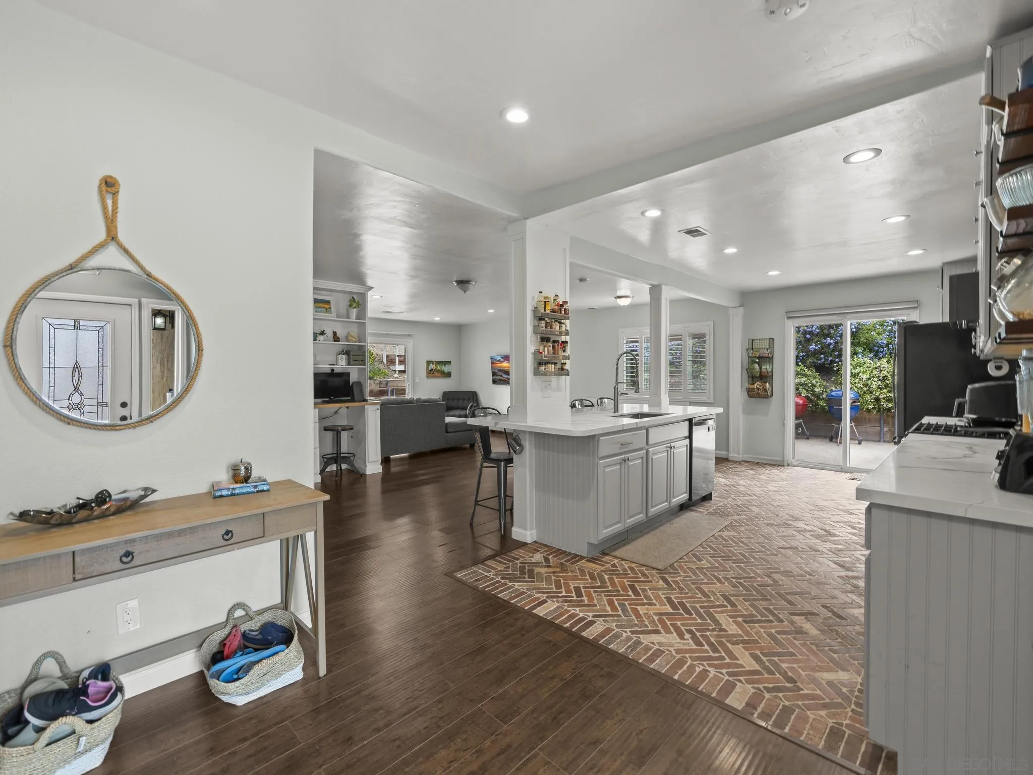 9644 Cecilwood