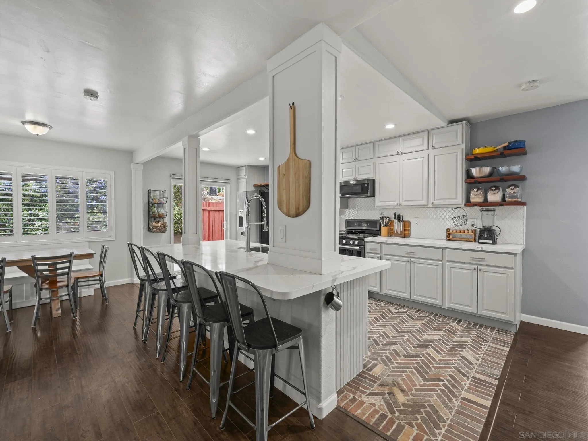 9644 Cecilwood