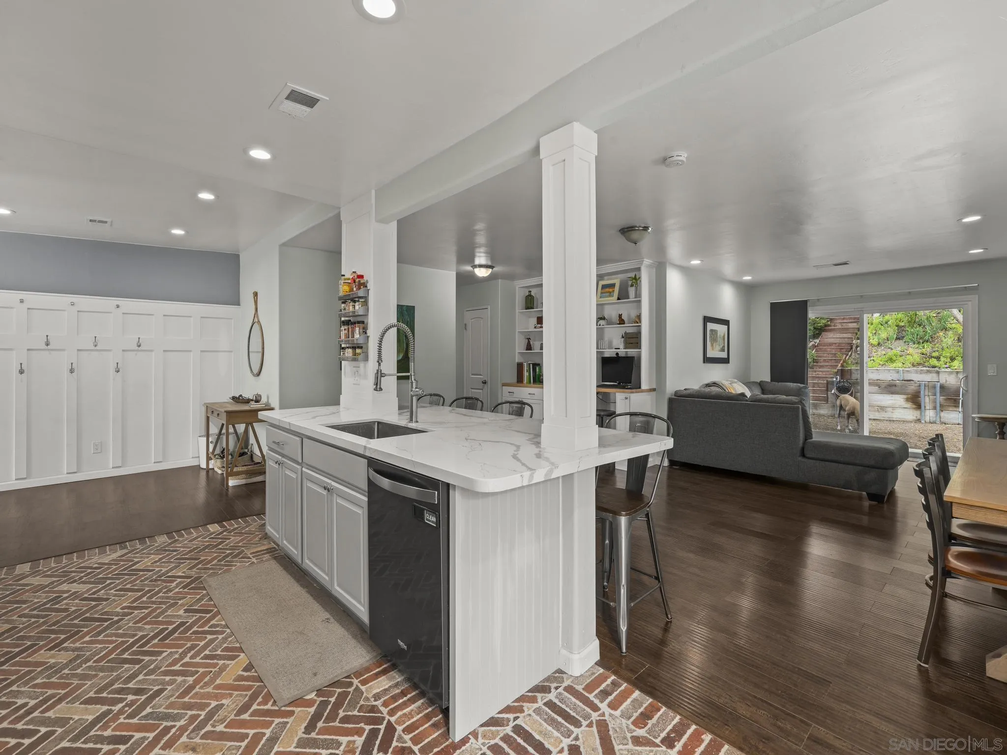 9644 Cecilwood