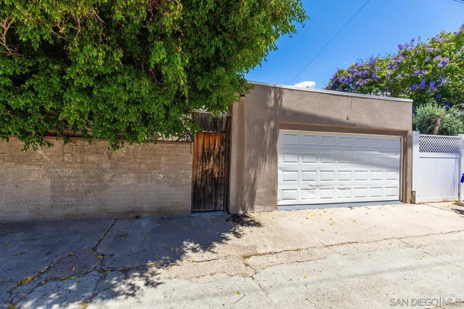 3031 Kalmia St