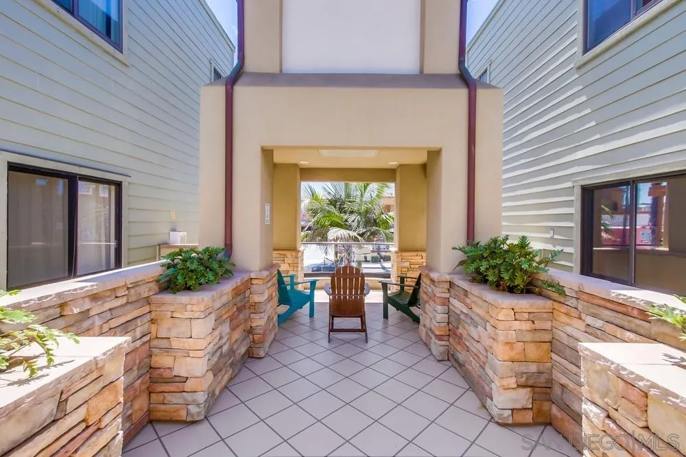 4151 Mission Unit 213