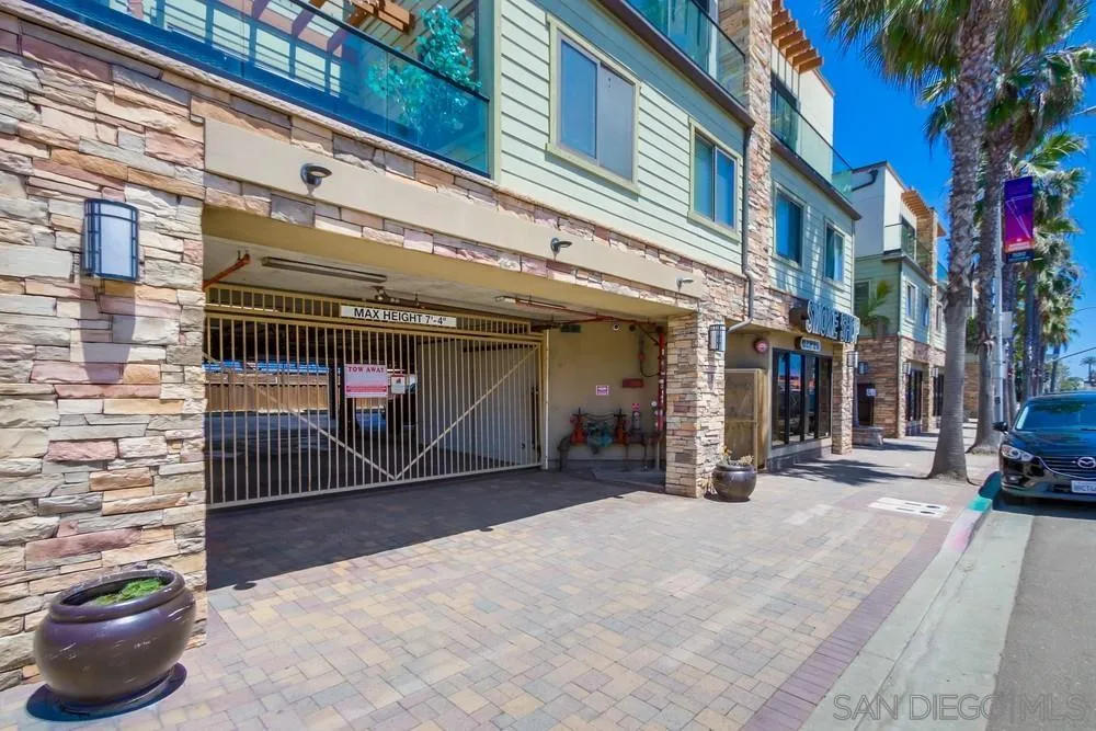 4151 Mission Unit 213