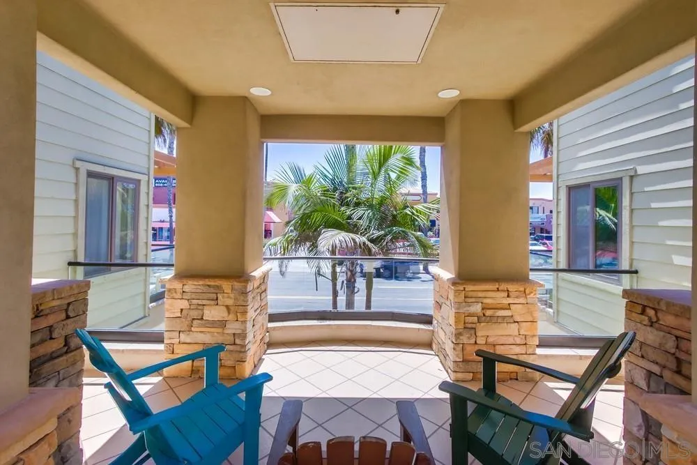 4151 Mission Unit 213