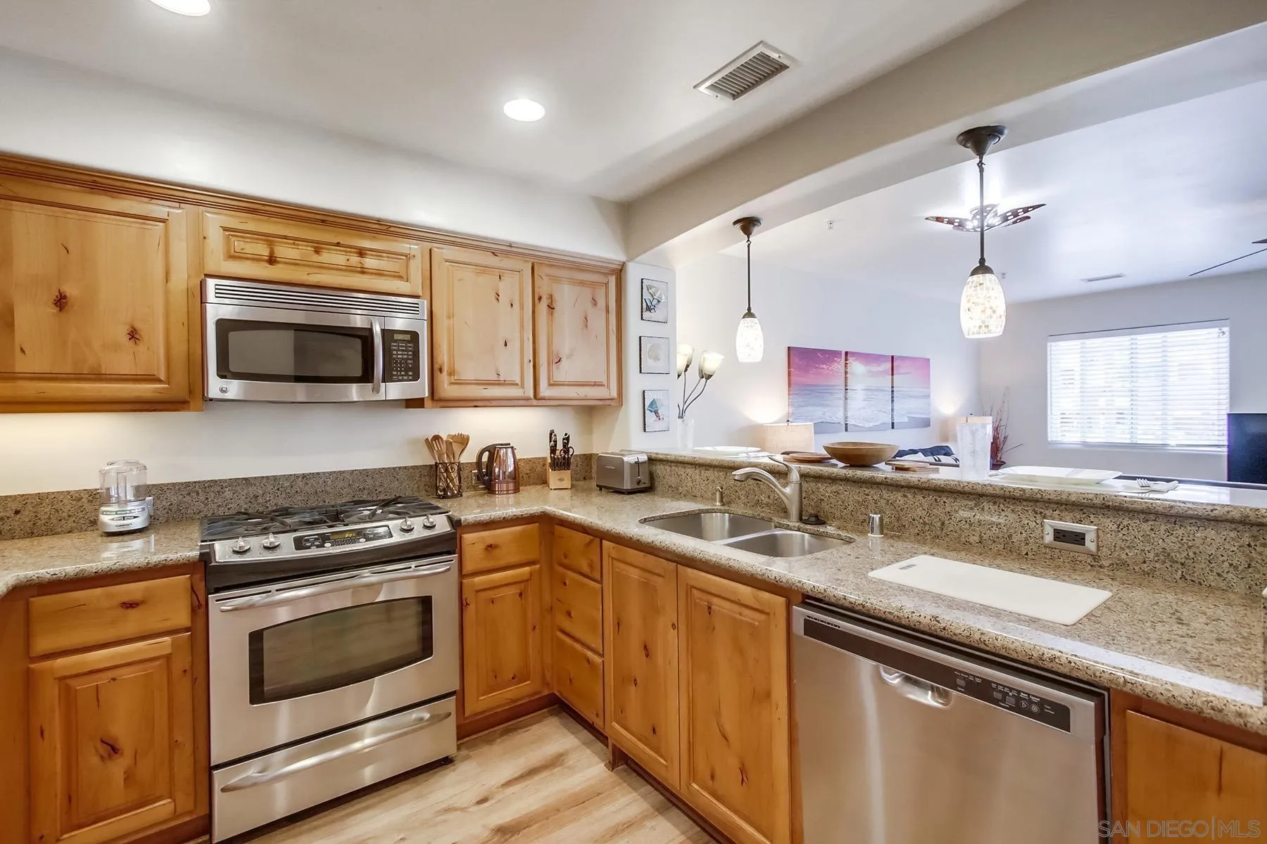 4151 Mission Unit 213