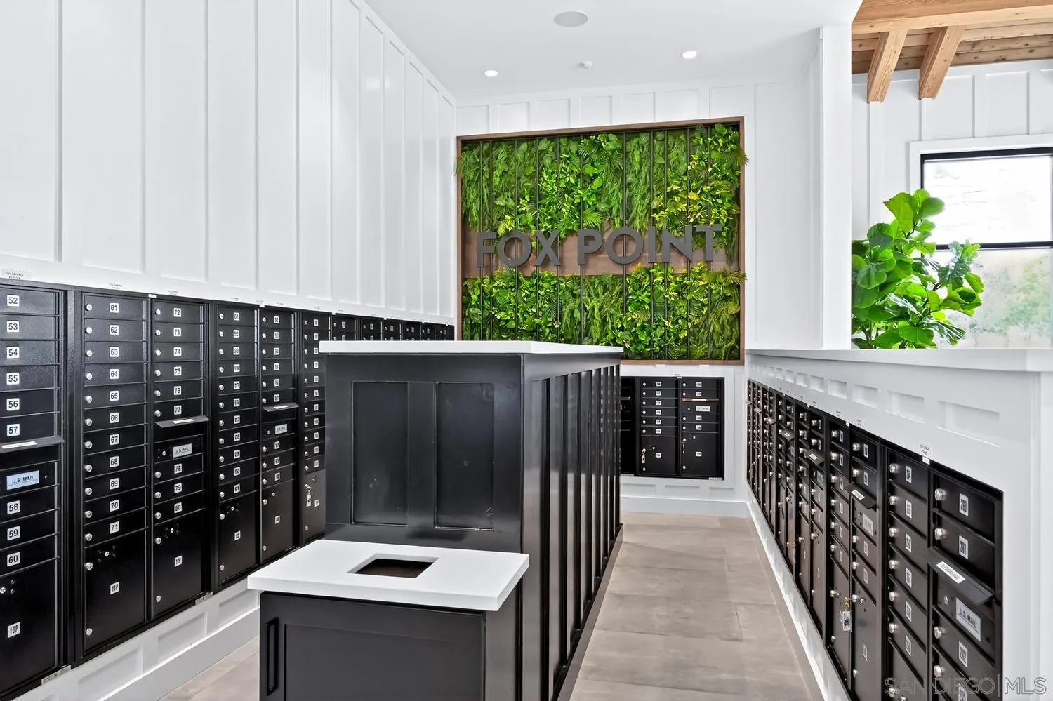 1101 Catania Ct Unit 201