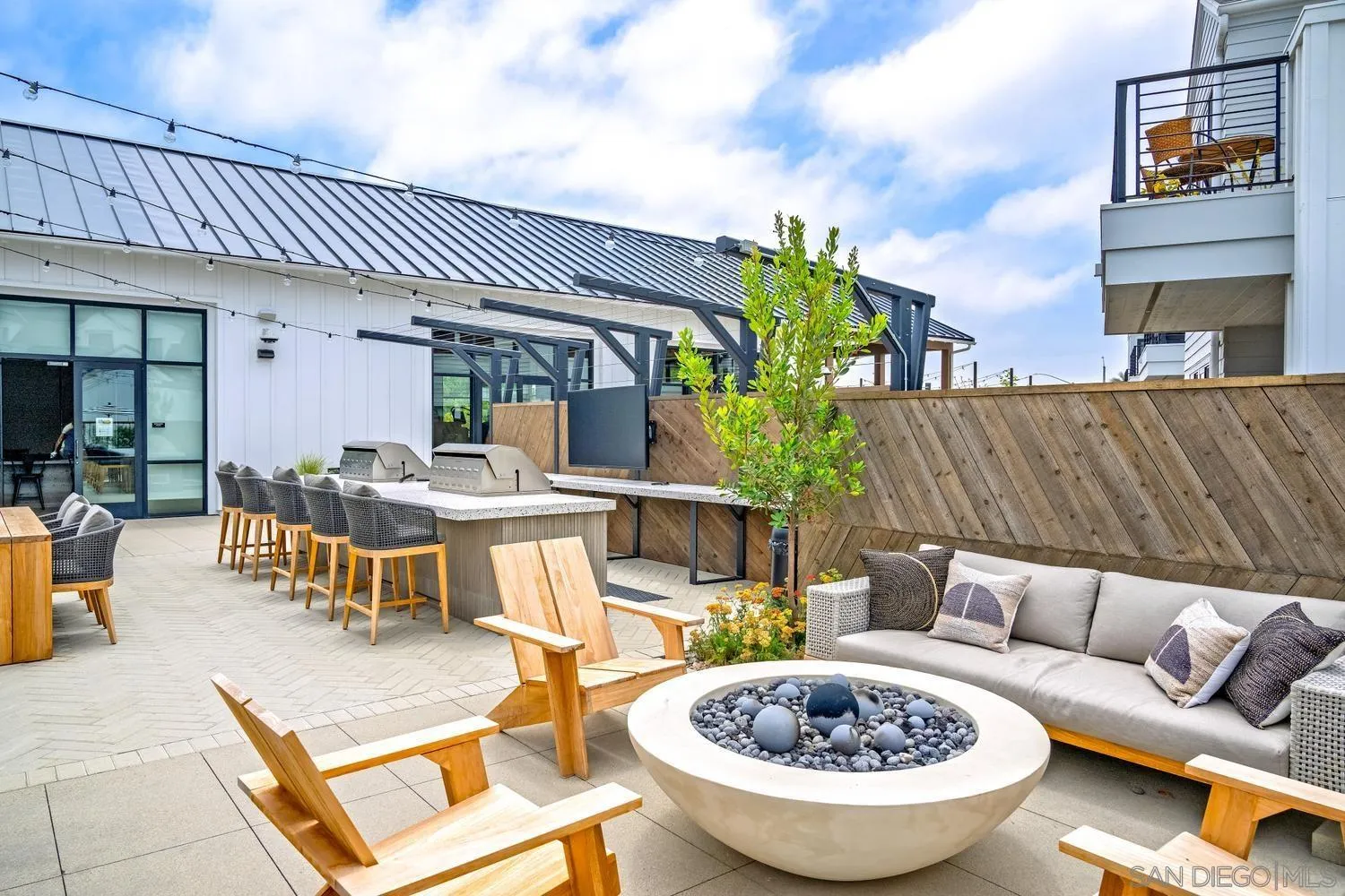 1101 Catania Ct Unit 201