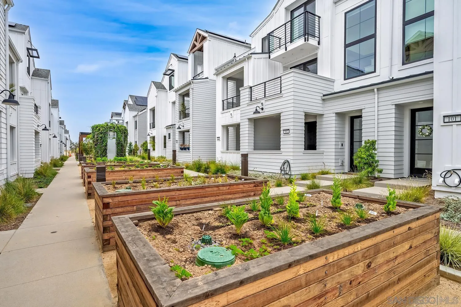 1101 Catania Ct Unit 201