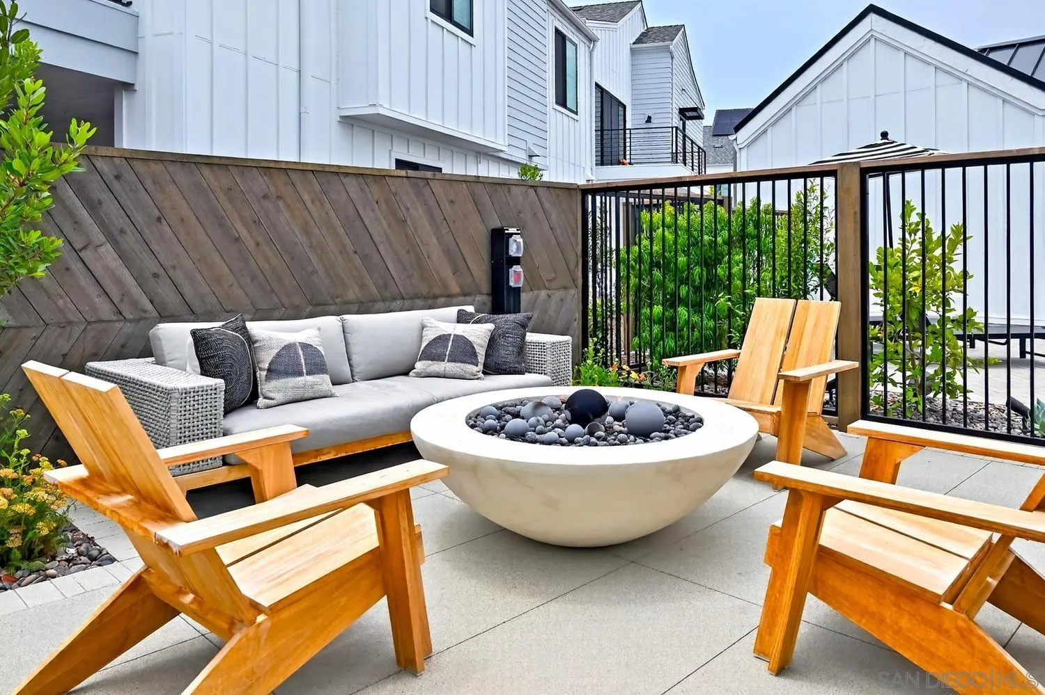 1101 Catania Ct Unit 201